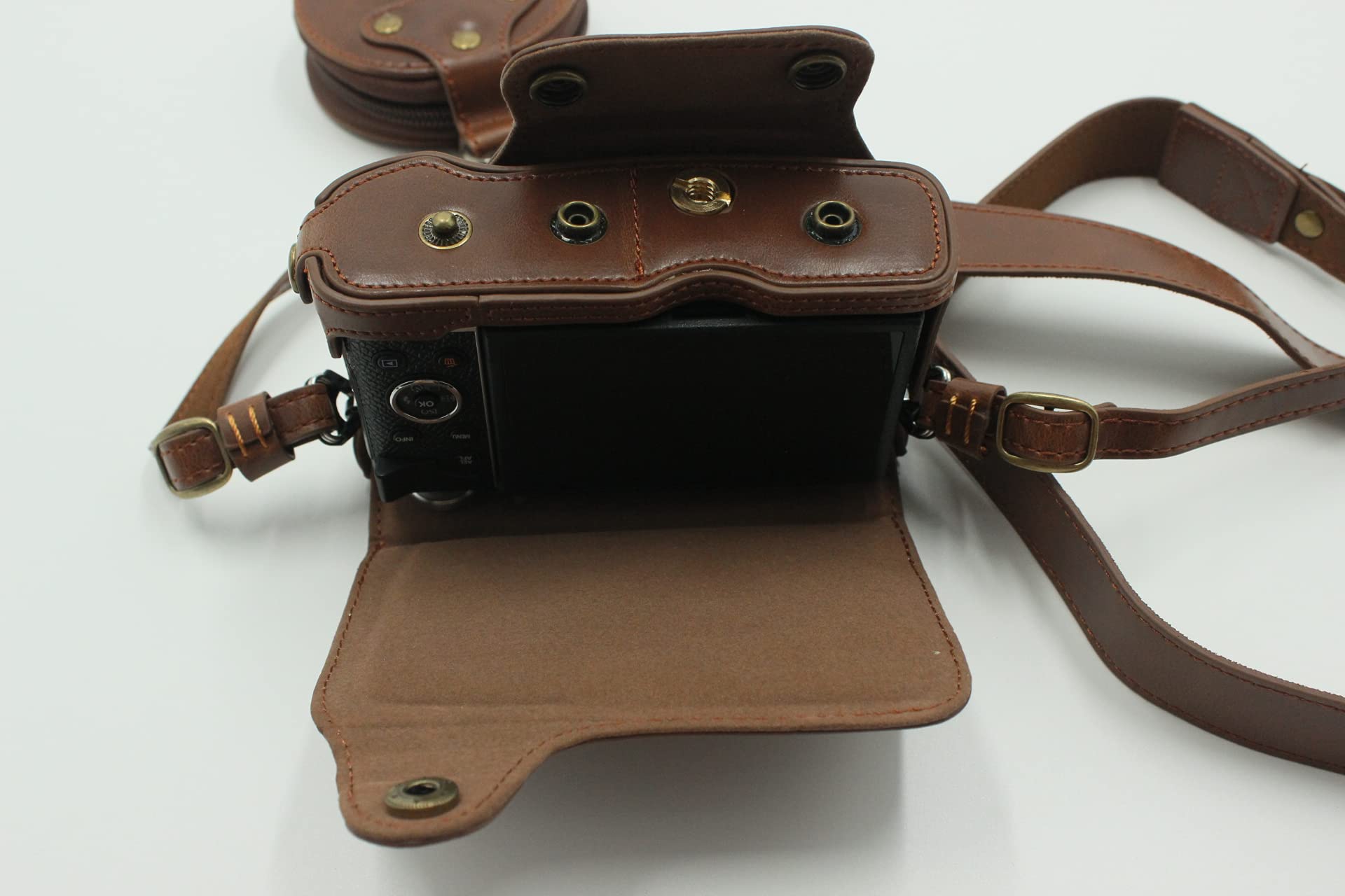 Amazon.co.jp: 完全保護 底開き PUレザー カメラケース Olympus Pen E