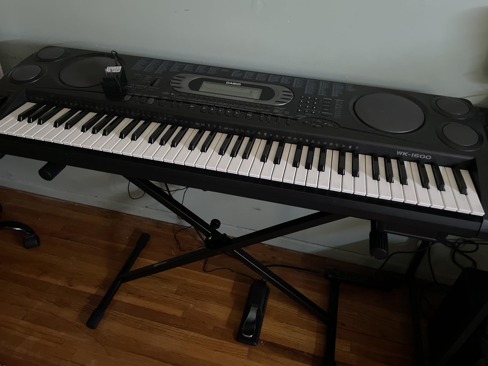 Amazon Basics Sturdy Keyboard and Piano Stand