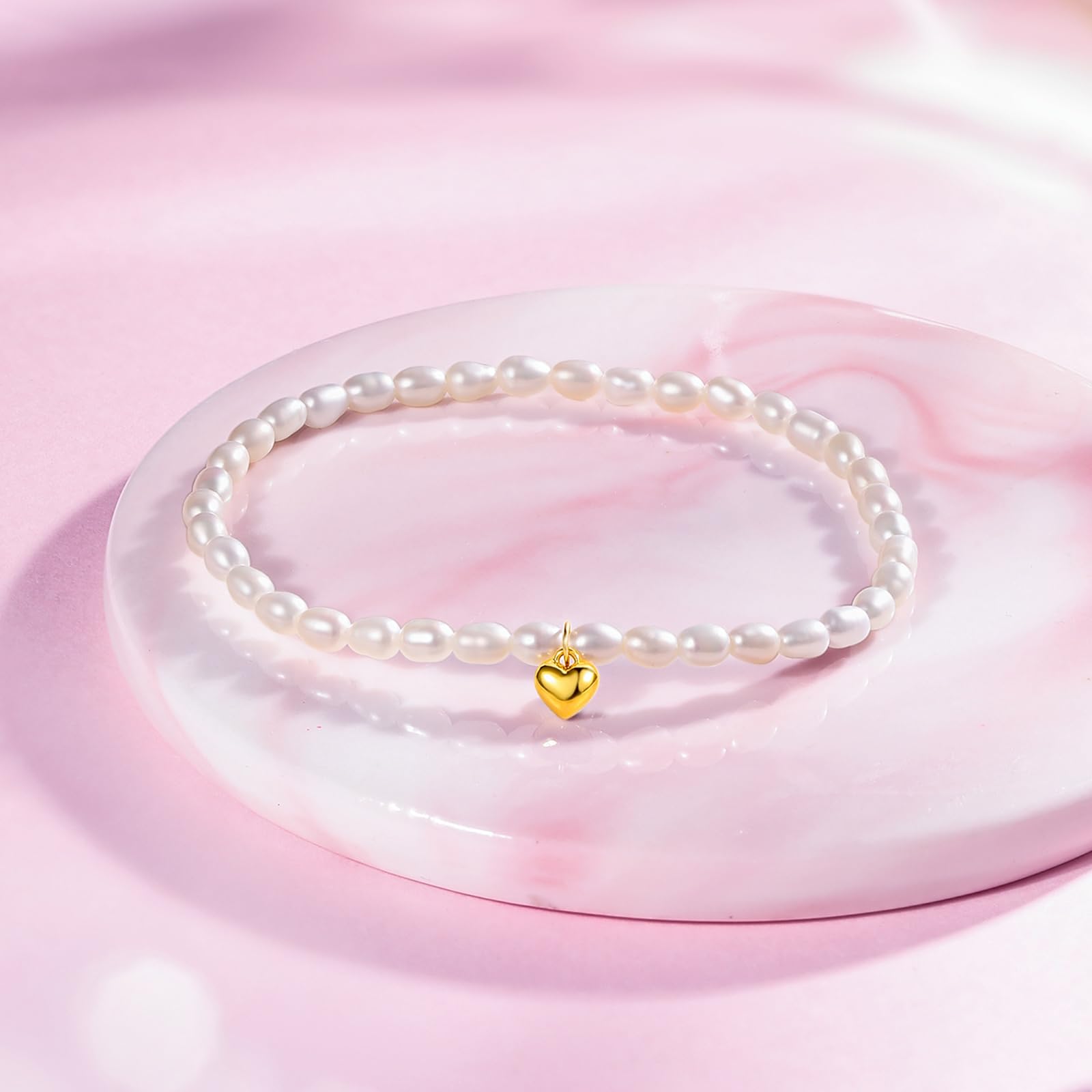 ZHOU LIU FU 18K Gold Süßwasserperle Stretch-Armband 750er Gelbgold Herz Charm Weiße Perlen Beaded Armbänder Schmuck für Damen Mutter Braut Geschenke Hochzeit Geburtstag Jahrestag 17cm