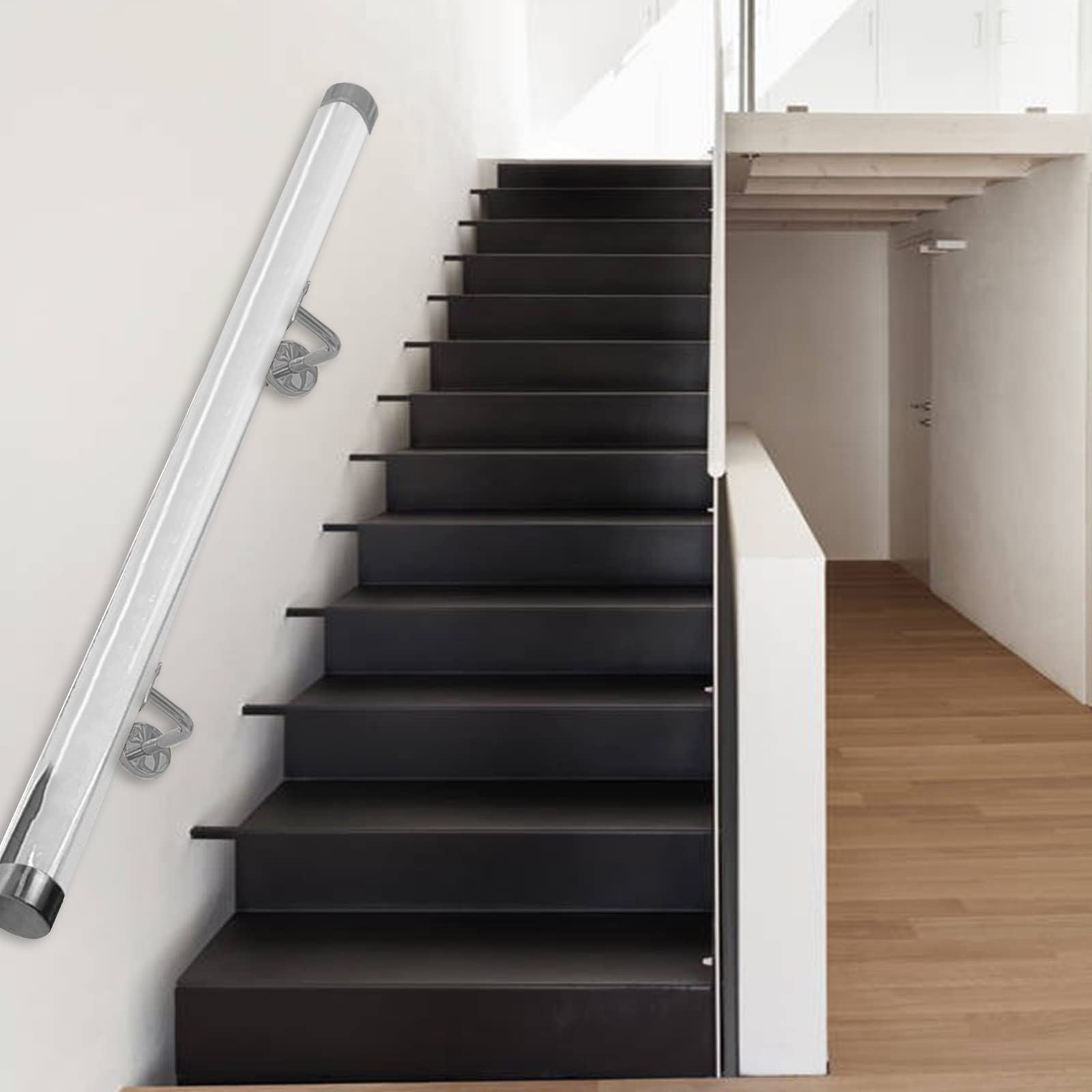 Rambarde d'escalier transparente : fini la peur des chutes grâce aux fixations murales