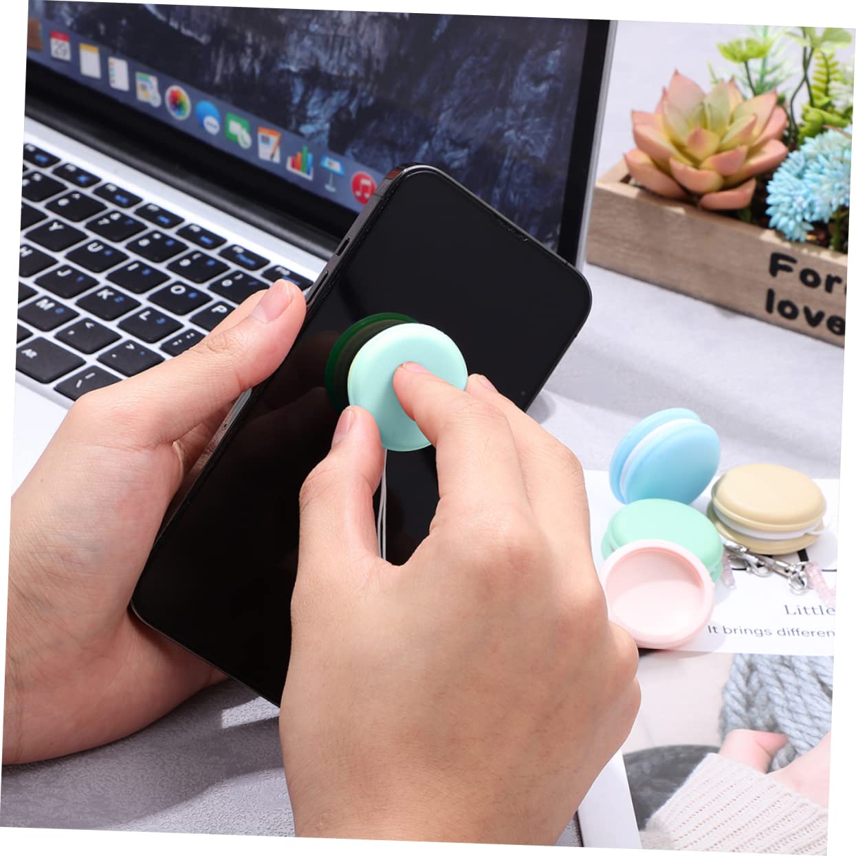 Beavorty 4 Set Tergicristallo Del Telefono Detergenti Per Schermi A Forma Di Macaron Pulire Lo Schermo Del Telefono Cellulare Macaron Occhiali Bicchieri Prodotti Per La Pulizia 10 Pezzi * 4
