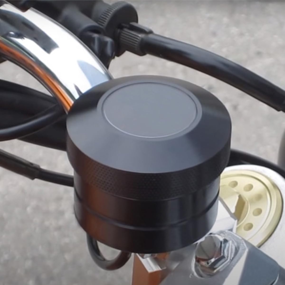 Accessoires Essentiels pour la Modification de la Moto Lubrificateur de chaîne Graisseur et coupelle d'huile Composants du système de Lubrification de Moto