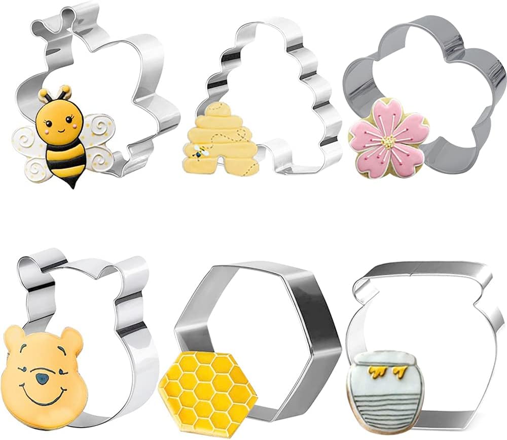 TIGGER CHARACTER WINNIE THE POOH COOKIE CUTTER MADE IN THE USA PR457 Home & Kitchen