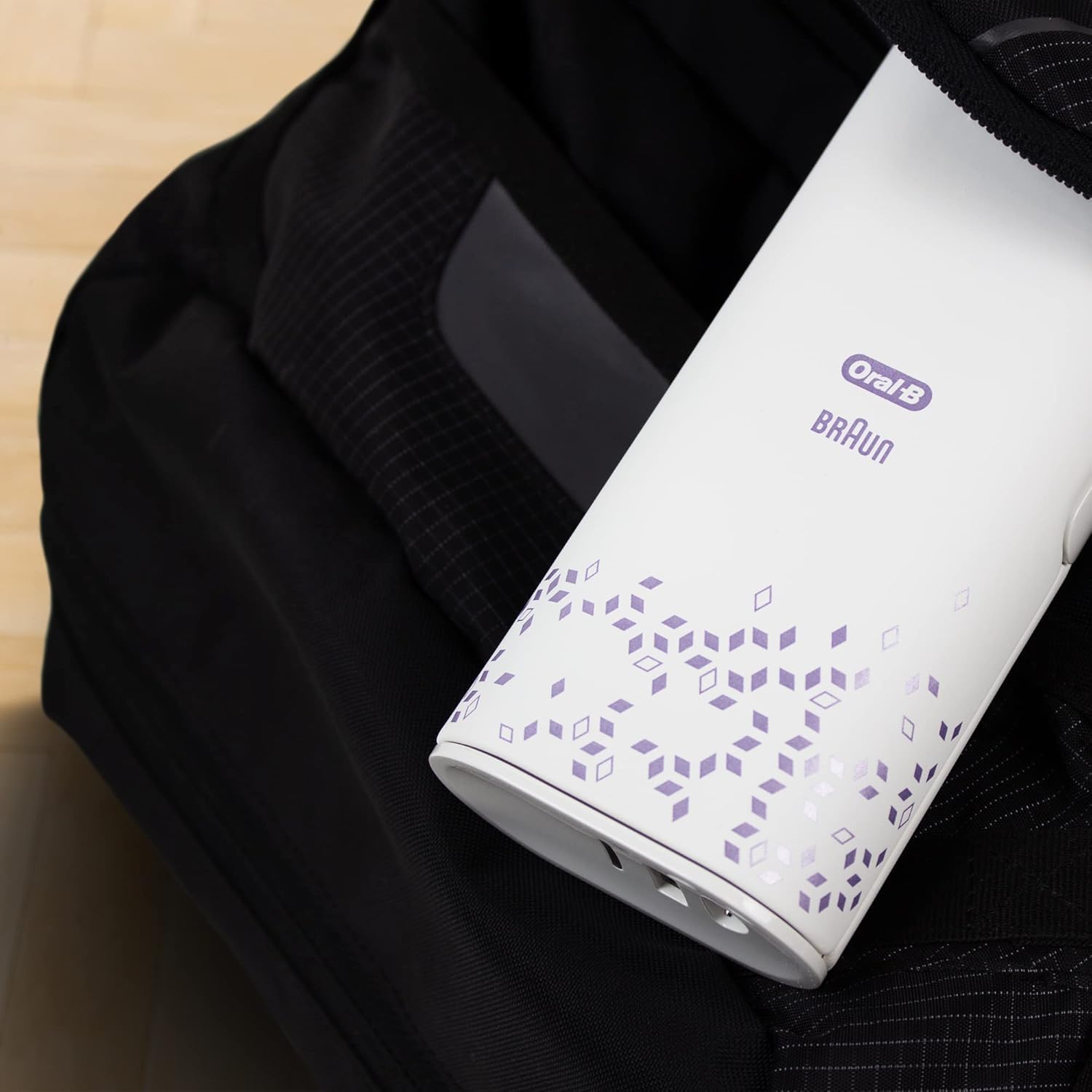 Oral-B Genius Series - Estuche de viaje para cepillos de dientes con función de carga para 1 pieza de mano y 2 cabezales de cepillo de dientes | Juego de funda de viaje y cable de carga (morado),