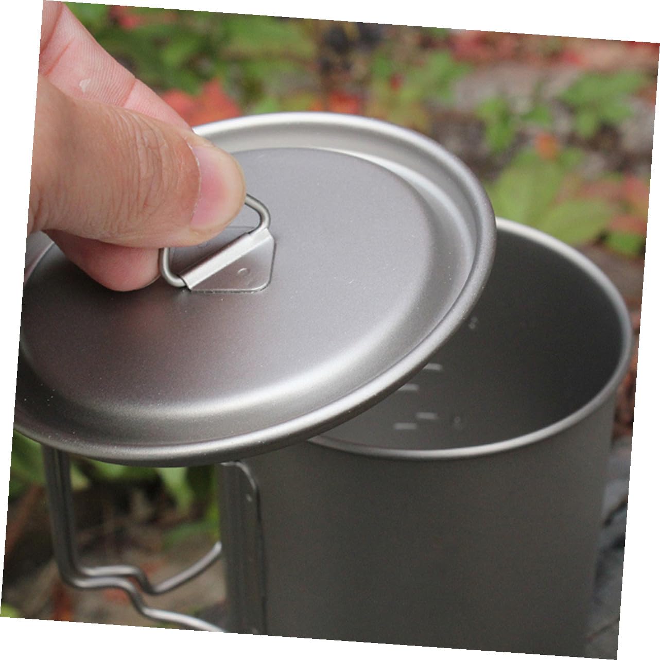 YARNOW Bicchiere Pieghevole in Titanio 750ml con Manico, Argento | Coperchio Incluso, per Escursioni e Viaggio, 750ml, Uso come Tazza per Caffè e Pentolino