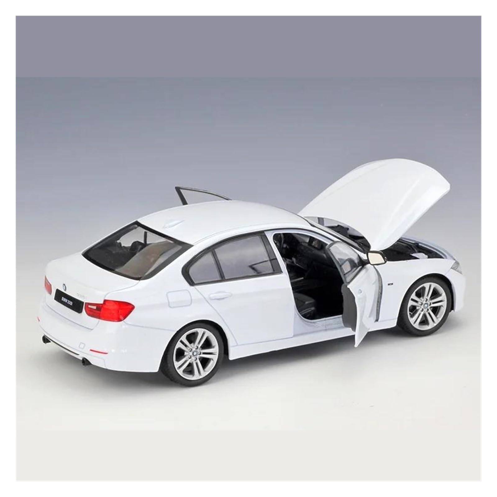 BMW 3 Series 組み立てフィギュア Amazon.com: 1 24 for BMW 3 Series 335i Alloy Car Model