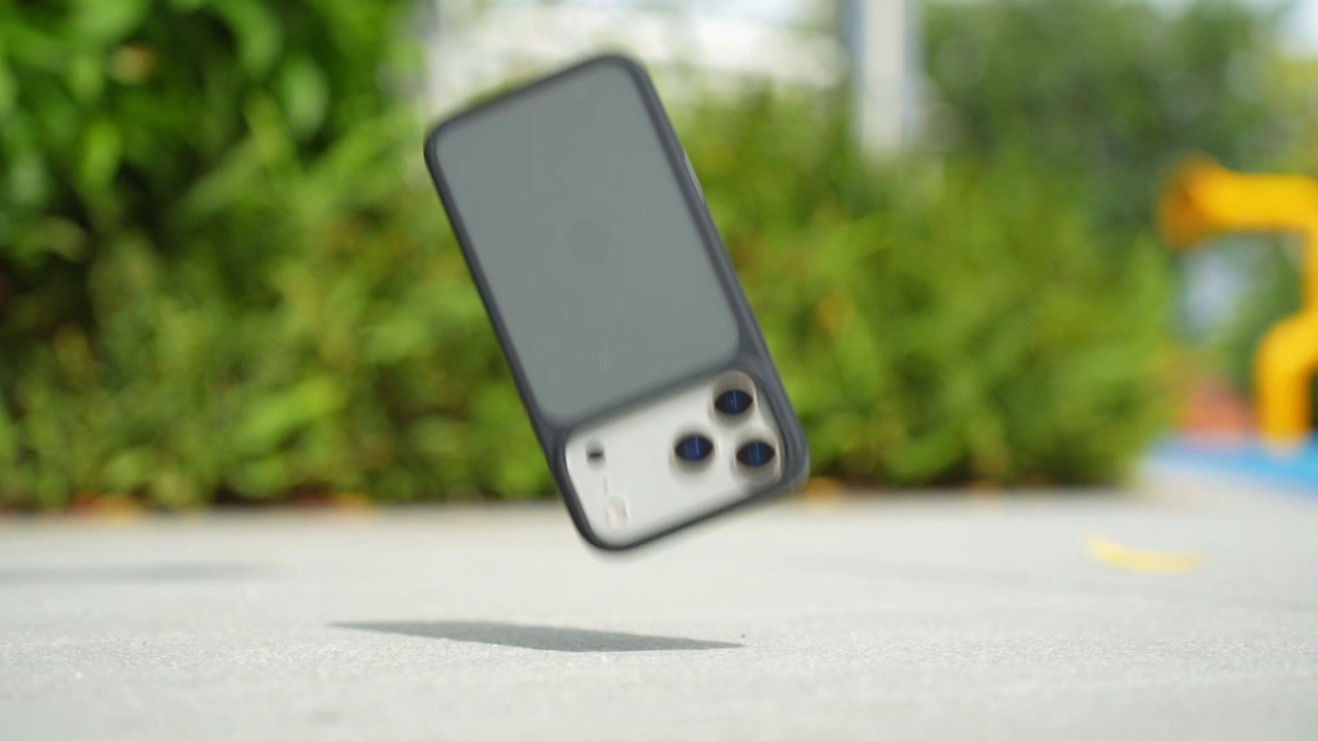 Amazon.co.jp: TORRAS iPhone 17 Pro / 18 Pro 用 ケース【3倍米軍規格