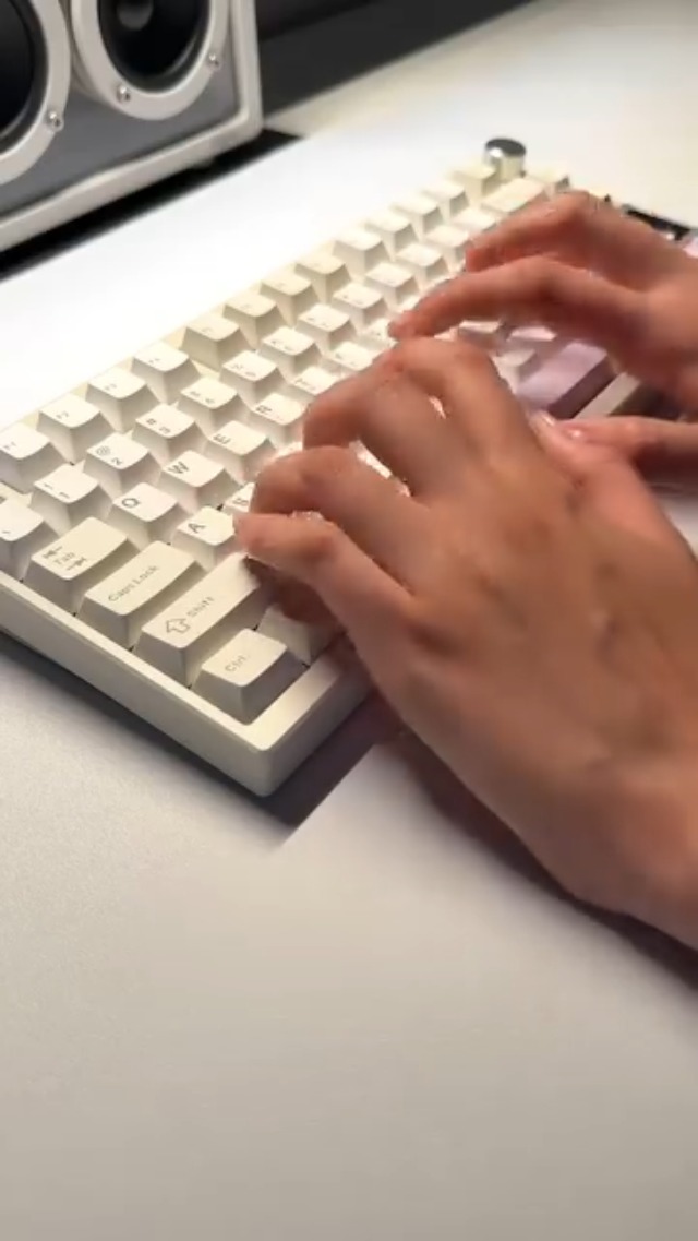 YUNZII AL80 Wireless Mechanical Keyboard, Full Aluminum CNC, Smart