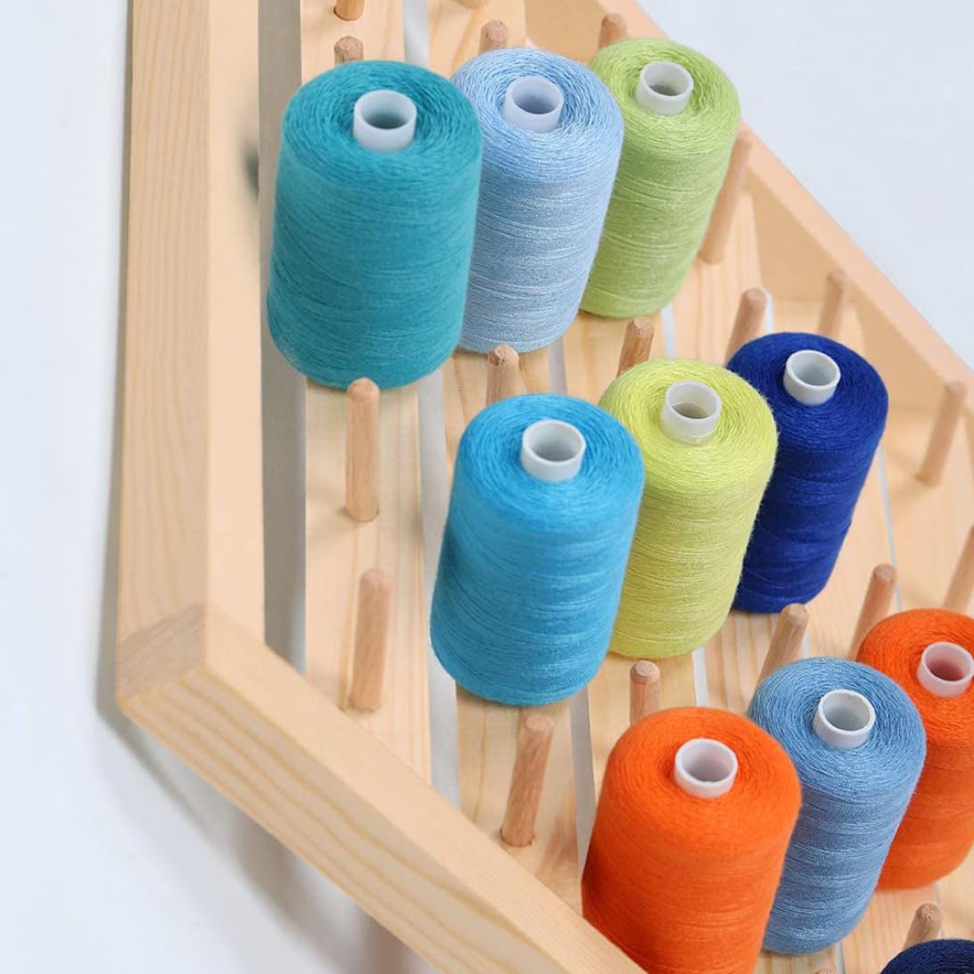 Thread Rack Portacarretes de hilo de coser montado en la pared para 48 carretes con ganchos para colgar Organizador de madera para acolchar bordado