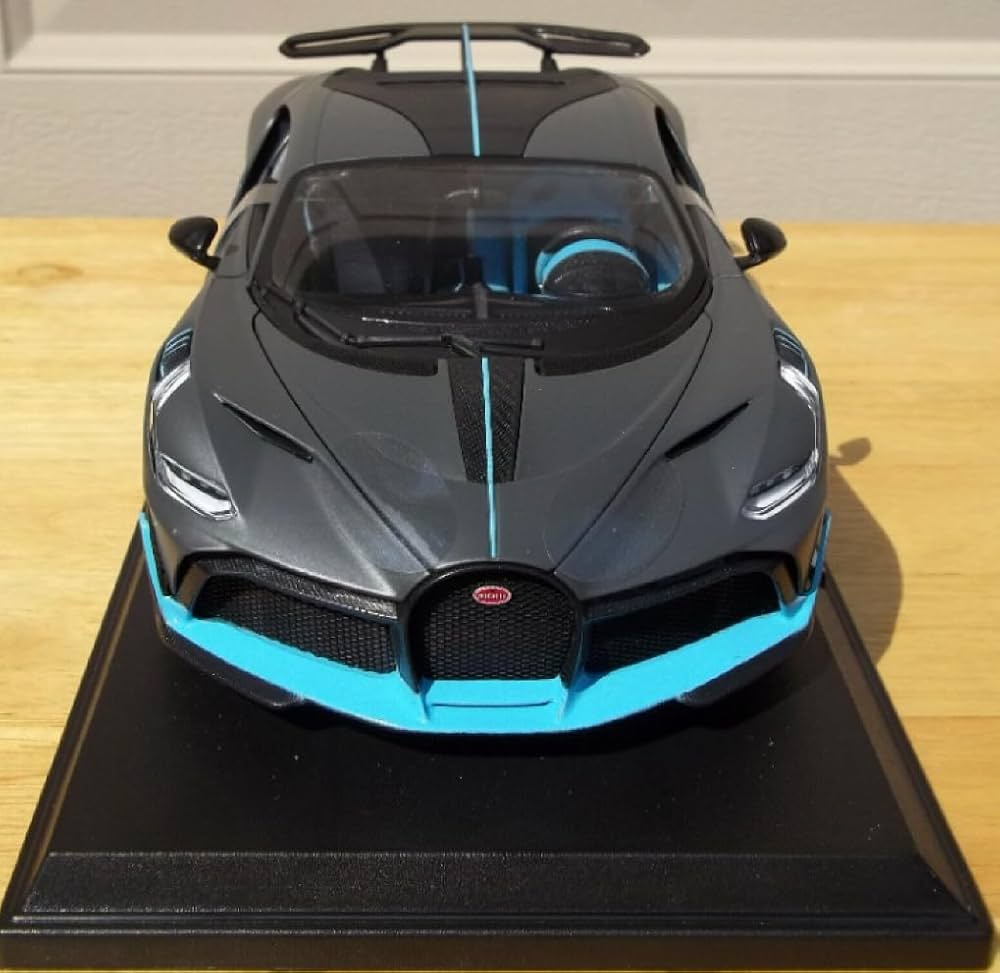 1/18 Maisto マイストBugatti Divo 特別エディション Amazon.co.jp: Bugatti Divo 1:18 スペシャルエディション ダイ
