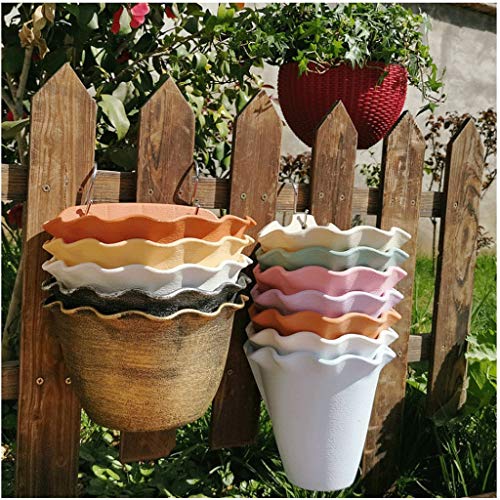 Pots de fleurs suspendus pour végétaliser un petit espace sans encombrer le sol - 4