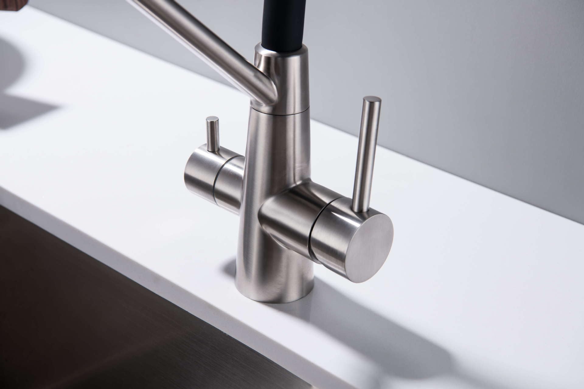 Grifo de Cocina de 3 Vías, Mezclador de Fregadero de Alta Presión Giratorio 360°, con Función Extraíble Caño Flexible 3 en 1 Griferia, Níquel Cepillado
