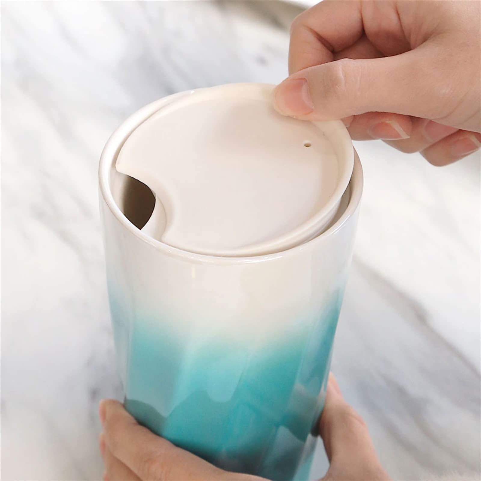 Tasse Becher 350 ml Keramik-Wasserschale Autoschale Anti-Verbrühungs-Doppelschicht-Becher Kaffeetasse mit Farbverlauf und Silikonabdeckung Kaffeetassen (Color : D)
