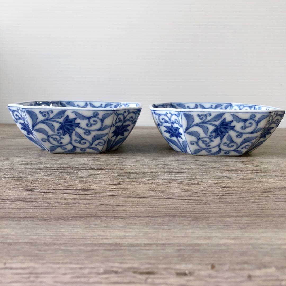 新品✾深川製磁 かぶと唐草 小付 角切小鉢 5枚 木箱【廃盤レア】 Amazon.co.jp: 有田焼 深川製磁 かぶと唐草 小鉢揃 小鉢 角鉢 和