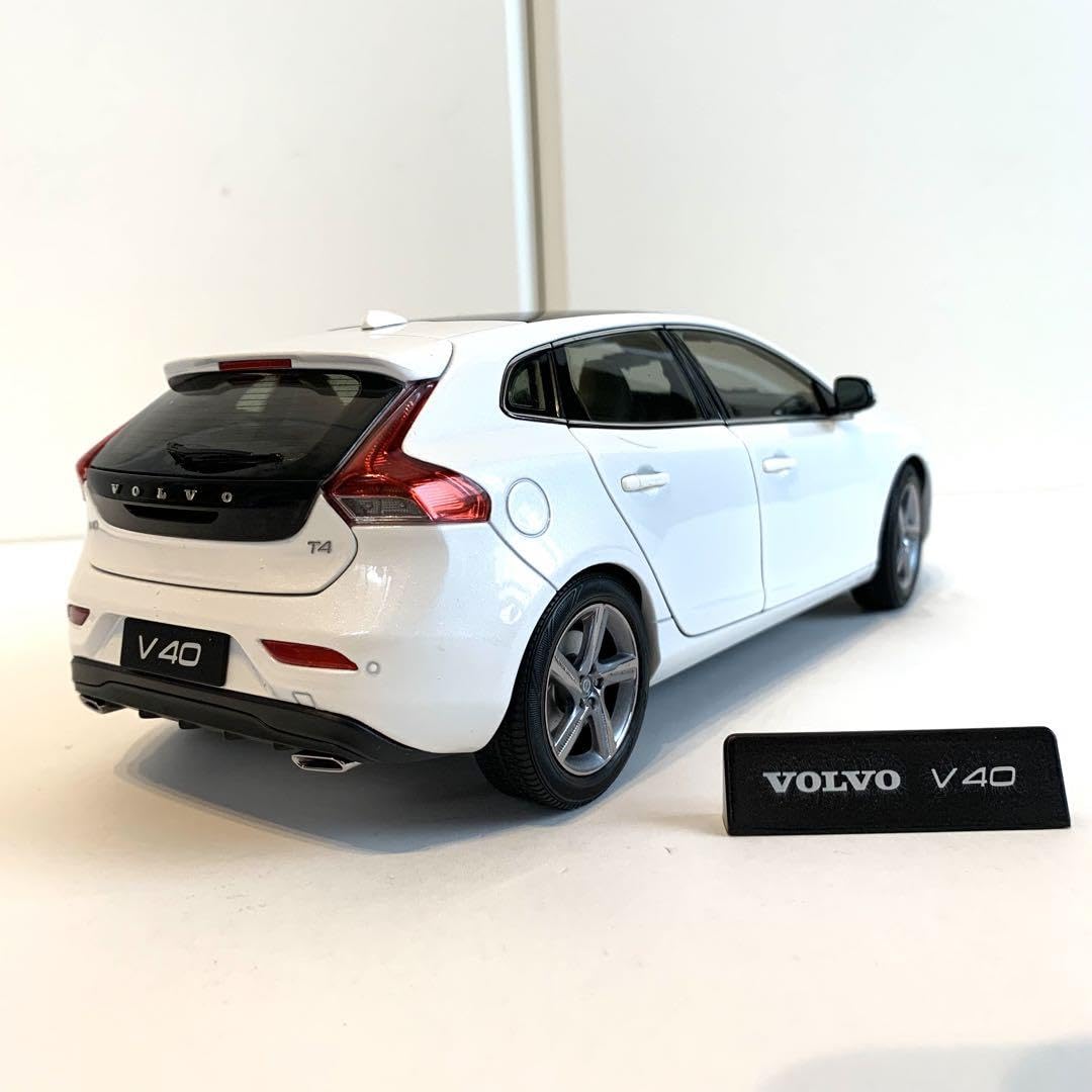 【希少美品ミニカー】ボルボ V40 1/18 精工モデルカー　ホワイトパール Amazon.co.jp: ボルボ VOLVO V40 1 18ミニカー ホワイト : おもちゃ