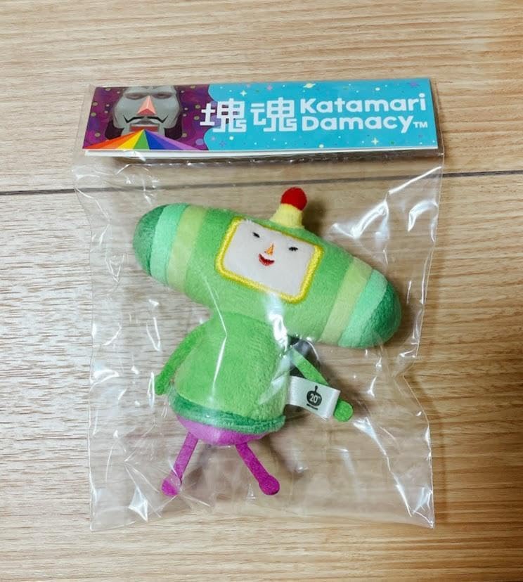 塊魂 Katamari Damacy 王子 スマホスタンドぬいぐるみ Katamari Damacy - The Prince and Katamari Ball Plush - Fangamer
