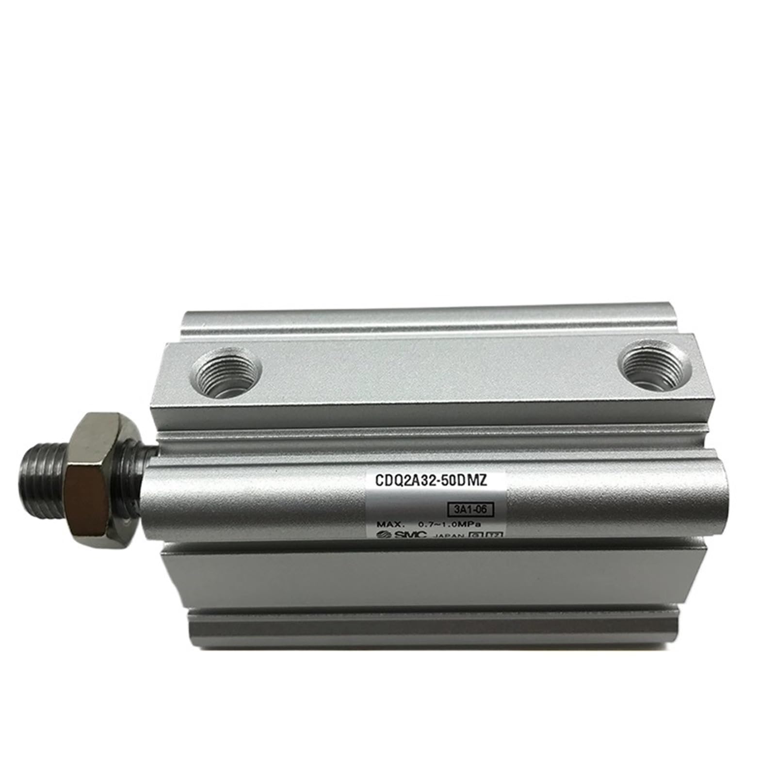 Vérin compact CQ2B 100 double effet élimine les pannes de serrage sur lignes automatisées