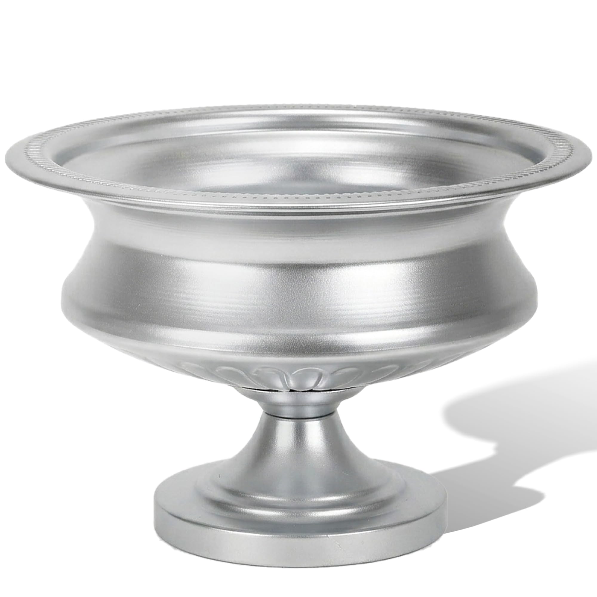Vase en métal argenté pour fleurir les tables de mariage