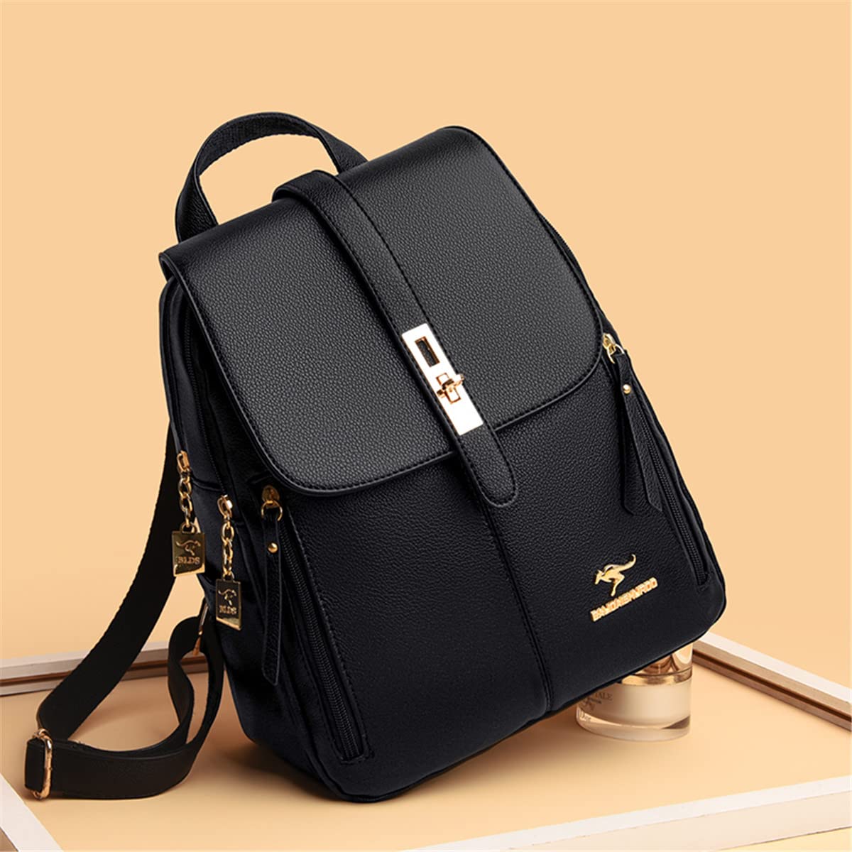Mochila Feminina de Couro PU Antifurto Moda Simples Mochila Pequena Impermeável Vintage E Versátil Casual Bolsa Viagem Multiuso em promoção! Veja a oferta e mais achadinhos de Bolsas 6 Hoje é o melhor dia para comprar Mochila Feminina de Couro PU Antifurto Moda Simples Mochila Pequena Impermeável Vintage E Versátil Casual Bolsa Viagem Multiuso com aquele preço maroto! Promoção! Aproveite a oferta! 6