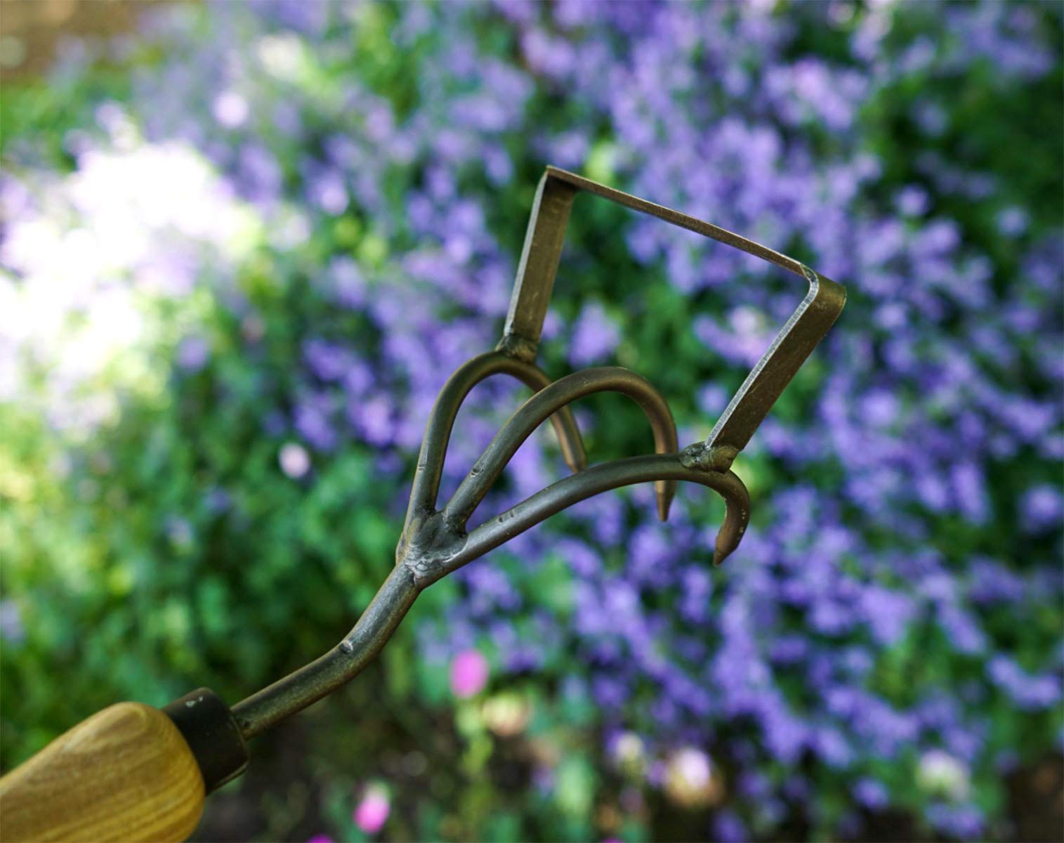 Tierra Garden - DeWit Culti-Weeder with Long Handle