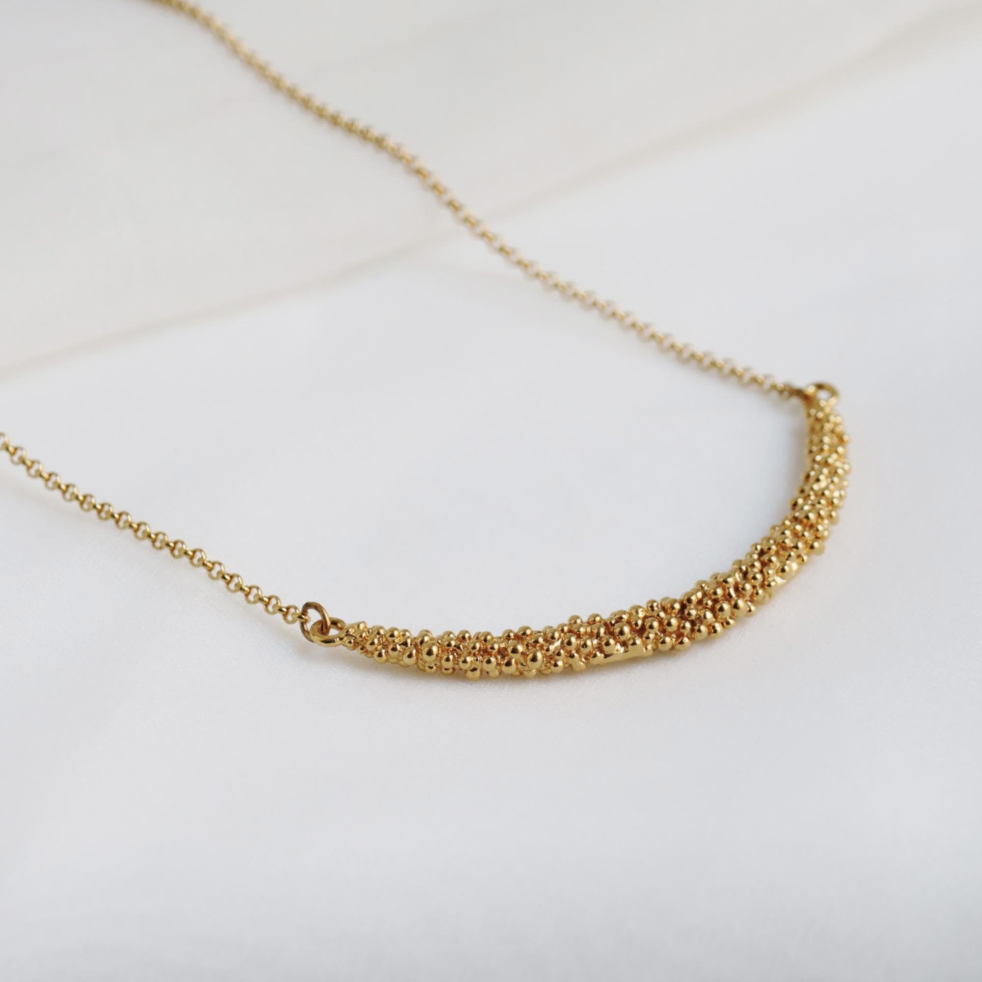JOI D'ART COLLAR DORADO STARDUST | Diseñado por Carme Fàbregas | Colección Stardust | Collar de metal con baño de oro de 24k