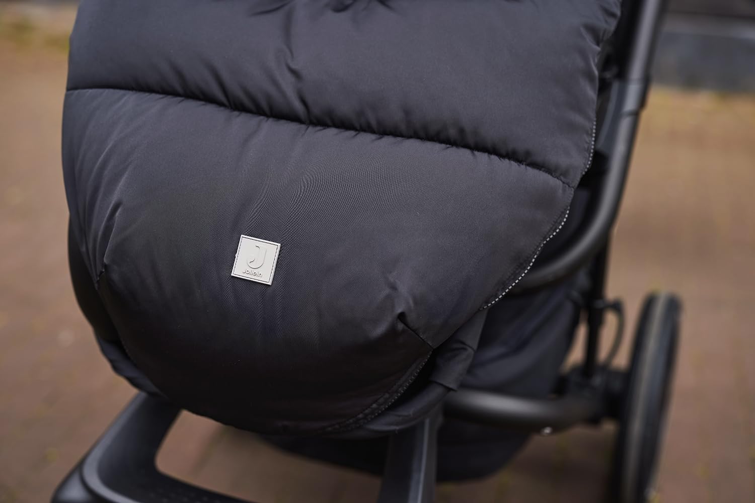 Jollein Fußsack Black - Für Buggy und Kinderwagen - Für 3-Punkt- und 5-Punkt-Gurt - Mit Teddy Gefütterter Fußsack Kinderwagen - Wasserabweisend - Schwarz
