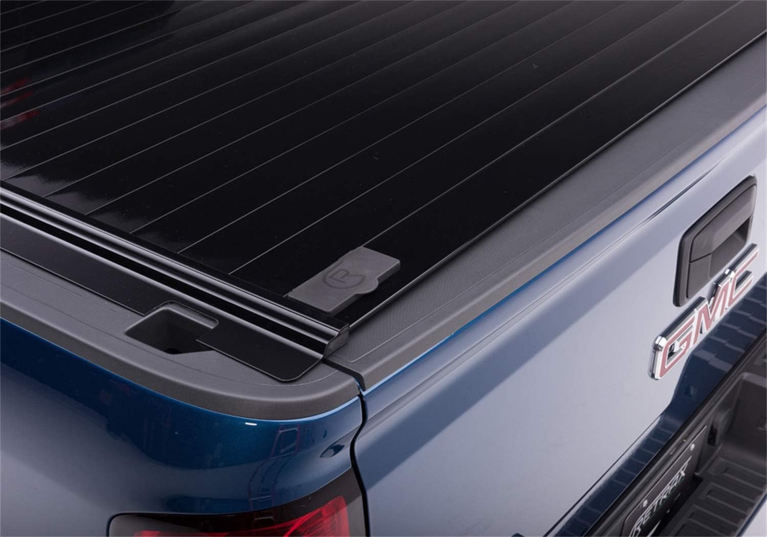 RetraxPRO Retractable Truck Bed Tonneau Cover | 40323 | fits Super Duty F-250-450 Long Bed (99-16)