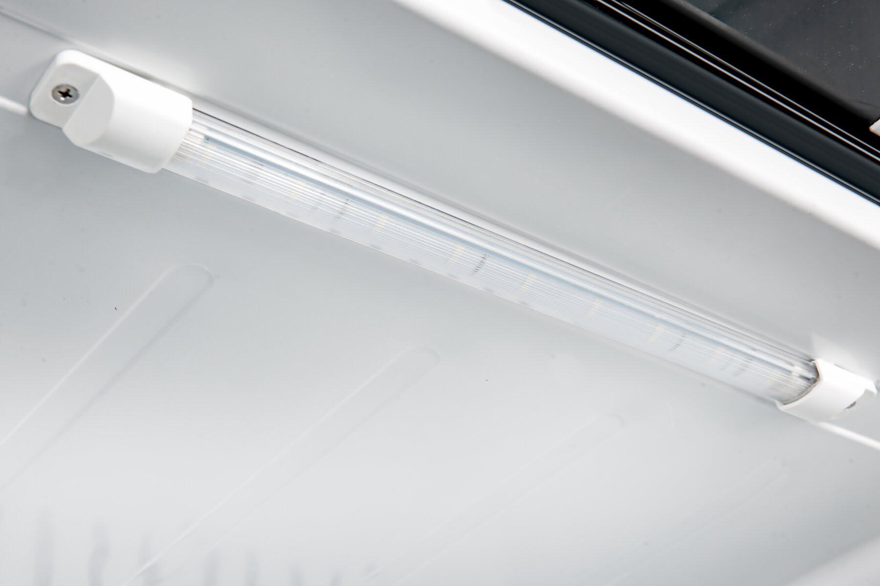 GastroHero Frigorifero ECO 600 con porta in vetro, nero, 562 litri, frigorifero commerciale con illuminazione a LED, raffreddamento ad aria, da 2 a +8 °C, termostato digitale, chiudibile, R600a