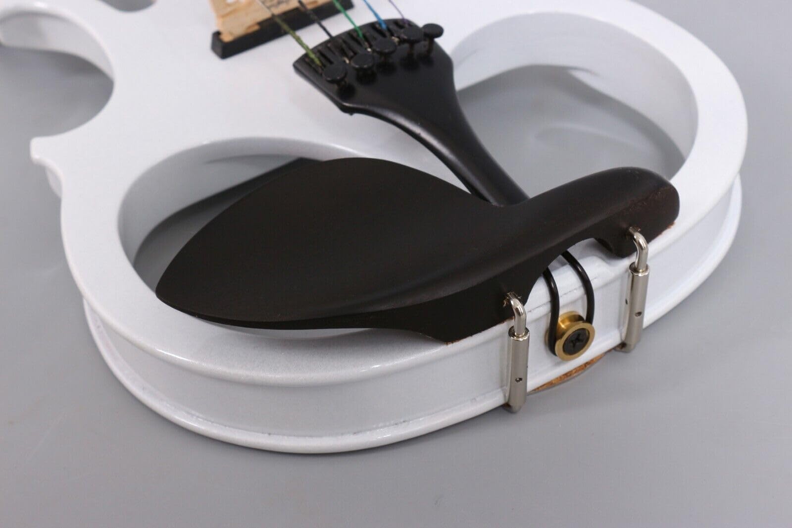 Violín eléctrico de tamaño Completo, Cuerpo de Madera Maciza, herrajes de ébano, silencioso, con Estuche, Arco y Cable, para Principiantes, Estudiantes y Adultos, Estilo EV5 (Azul) (Blanco,