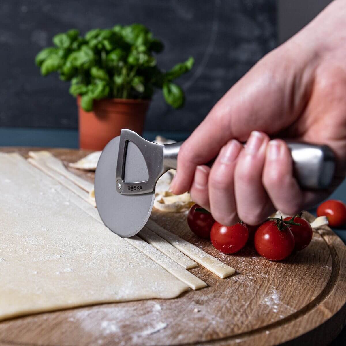 Boska Pizzaslicer Monaco+ / Pizzaroller/Stal nierdzewna/Ergonomiczny/Wytrzymały/Pudełko prezentowe / 20 cm