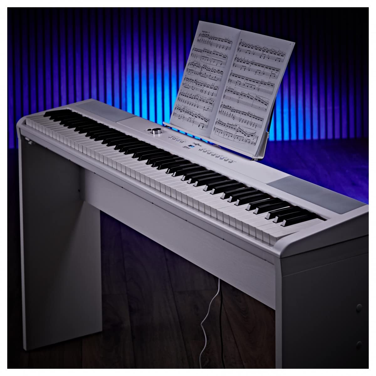 SDP-2 Pianoforte da Palcoscenico di Gear4music con Supporto Pedale e Cuffie Bianco | Piano digitale 88 tasti pesati, altoparlanti stereo integrati e uscita cuffie, RCA e USB MIDI