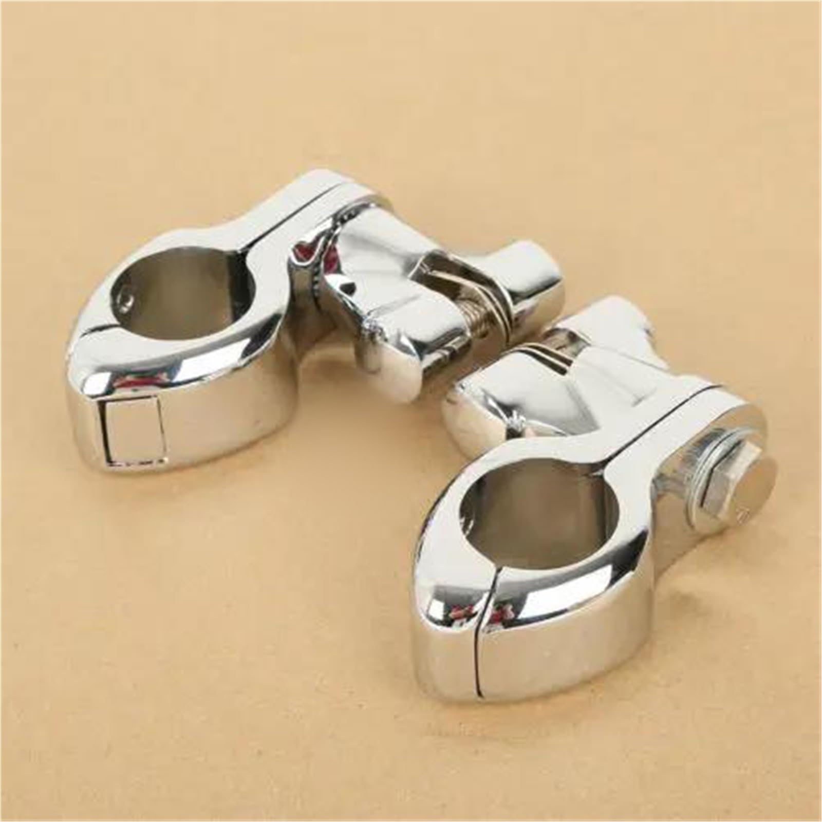 Kit fixation repose-pieds 32mm pour voyager confortablement en moto Kawasaki