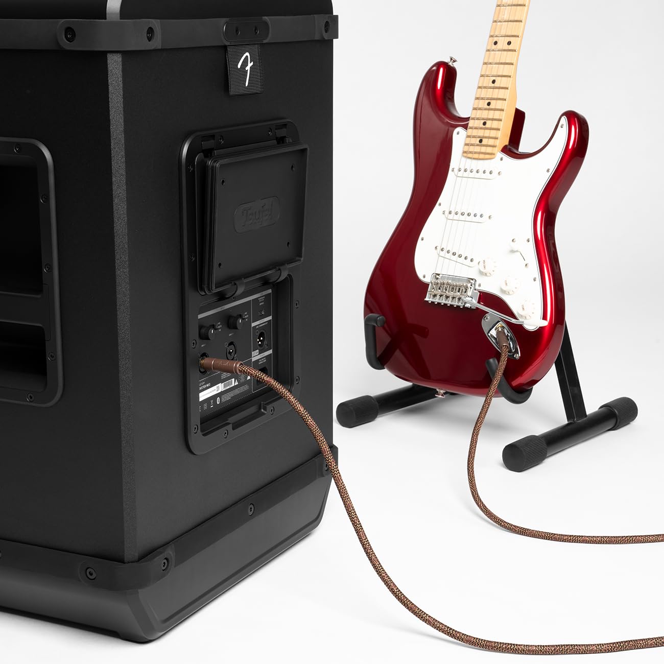 Teufel Fender x ROCKSTER Neo – Enceinte Bluetooth portée Ultra-puissante 130 DB, IP44 Anti-poussière et éclaboussures, Batterie LiFePO₄ Amovible 36 h (56 h Eco), entrées XLR/Jack, Party Link