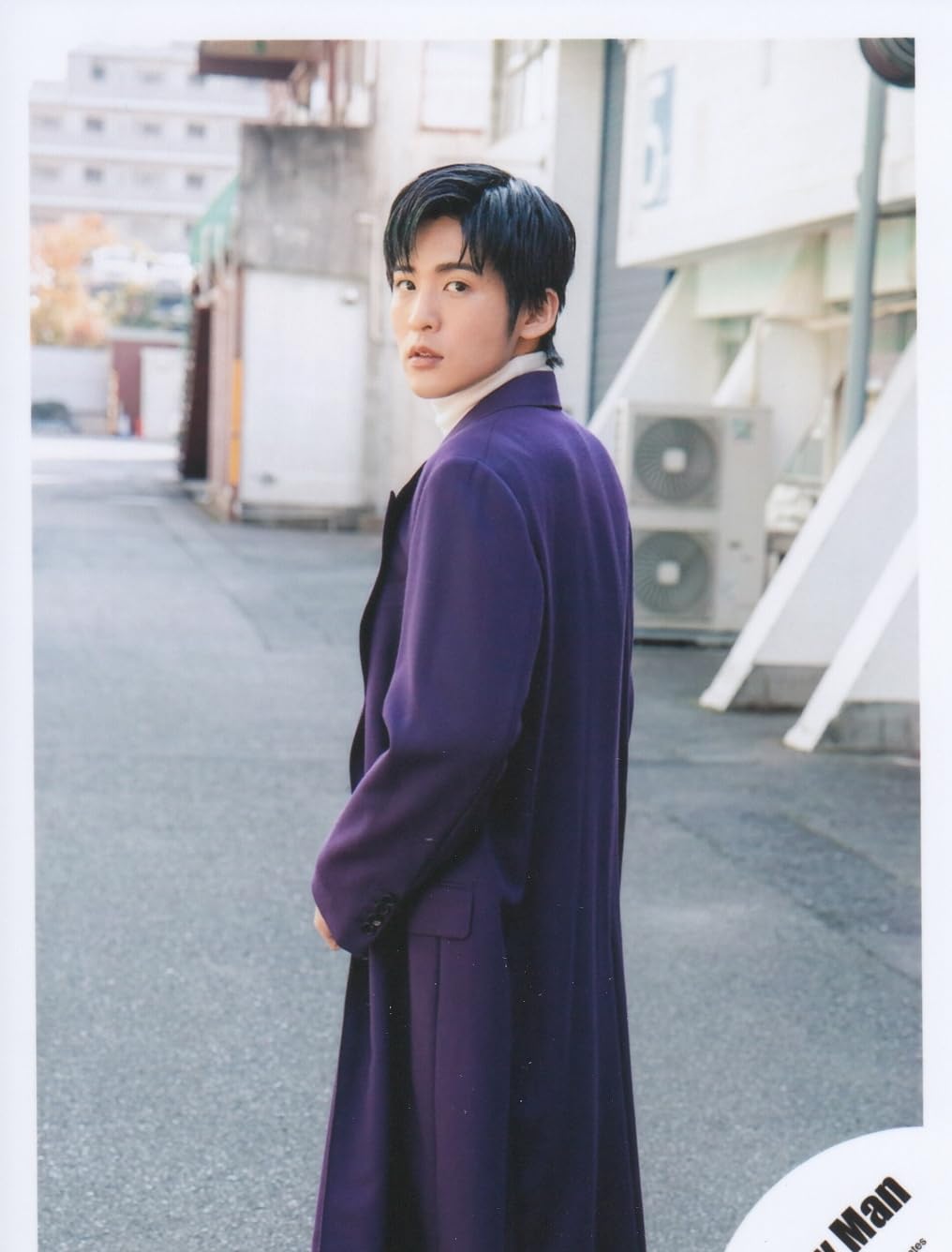 Amazon.co.jp: Snow Man 公式 生 写真（目黒蓮）SM00629 : おもちゃ