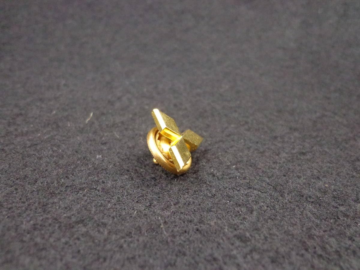 東京相互銀行　役員バッチ 東京相互銀行 役員バッチ - メルカリ