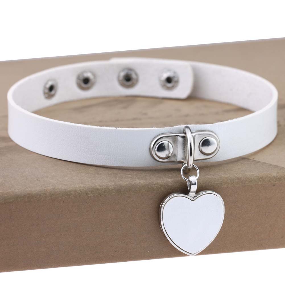 AKOAKFashion Cool Rock Style Steampunk Punk Goth Heart-Shape Pendant Link PU Leather Collar Choker Necklace(White)