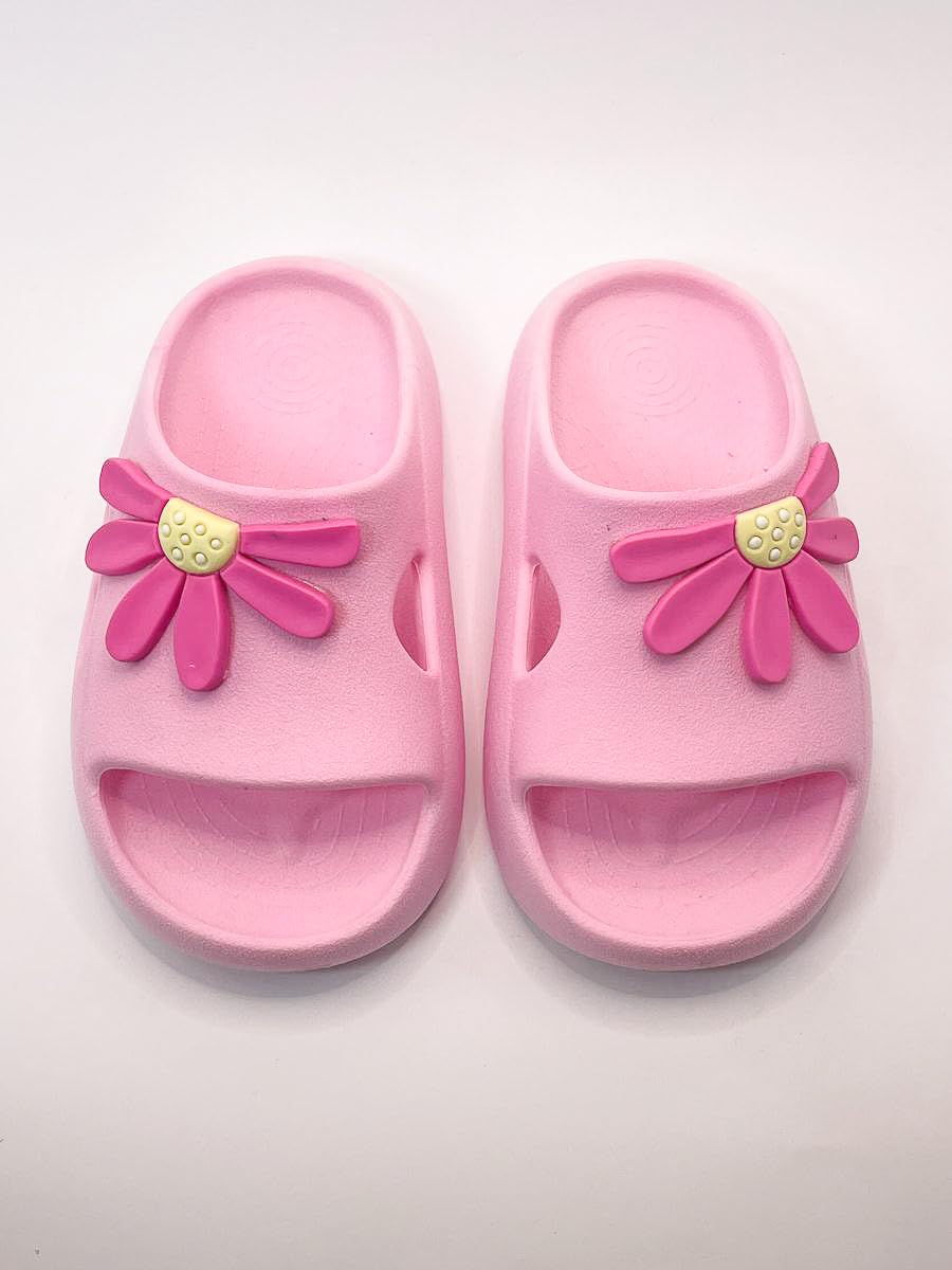 Chinelo Slide Infantil Feminino com Flor Margarida, Rosa, Confortável e Lavável em promoção! Veja a oferta e mais achadinhos de Sandálias & Chinelos Infantis 4 Hoje é o melhor dia para comprar Chinelo Slide Infantil Feminino com Flor Margarida, Rosa, Confortável e Lavável com aquele preço maroto! Promoção! Aproveite a oferta! 4