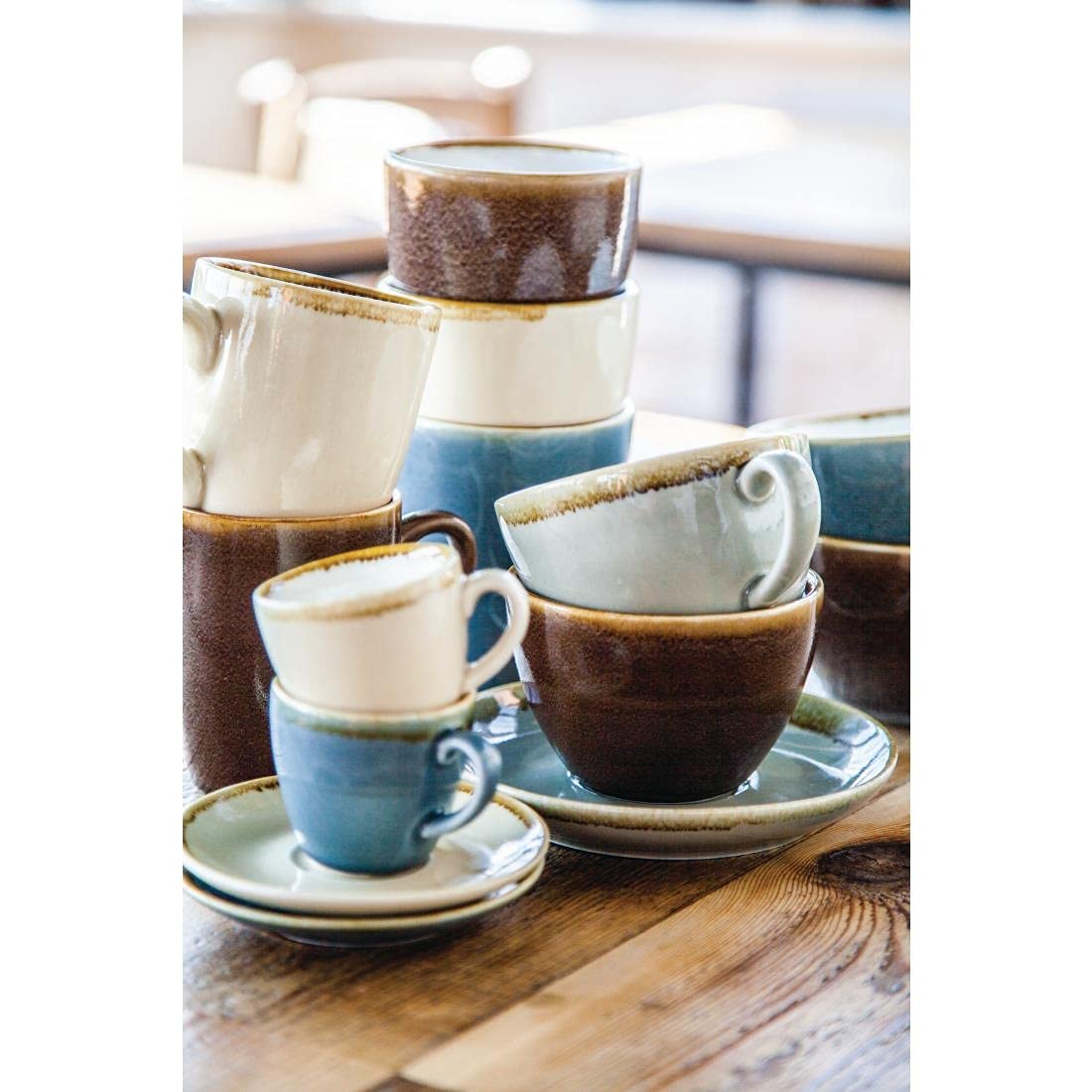 Olympia Kiln - 6 soucoupes Cappuccino vert mousse 160 mm, Ensemble de 6 soucoupes pour tasses à café en porcelaine GP481