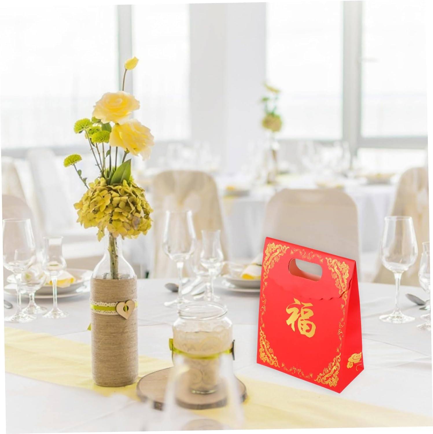 UWPOODYVVN 10pcs Chinese Red Year Pouches Handheld Paper Bags with Fu Character for Spring Festival and Party Favor WrappingNO.3323