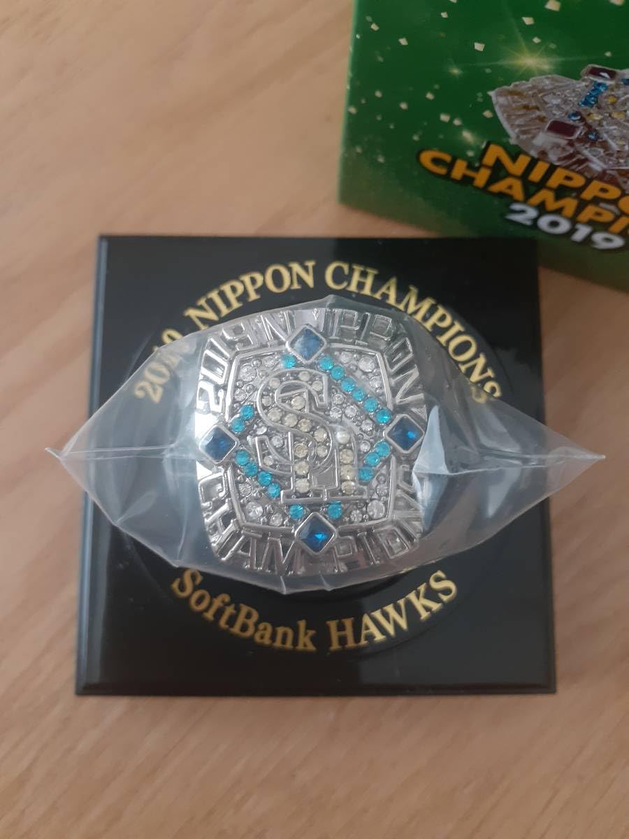ソフトバンクフォークスチャンピオンリング Amazon.co.jp: 福岡ソフトバンクホークス 日本チャンピオン リング