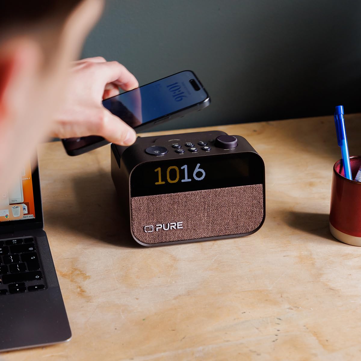 Pure Moment Charge – Radiosveglia con Wireless, DAB+/FM, Bluetooth, suoni naturali, Wake-up Light, Nero – Perfetto per camera da letto e ufficio