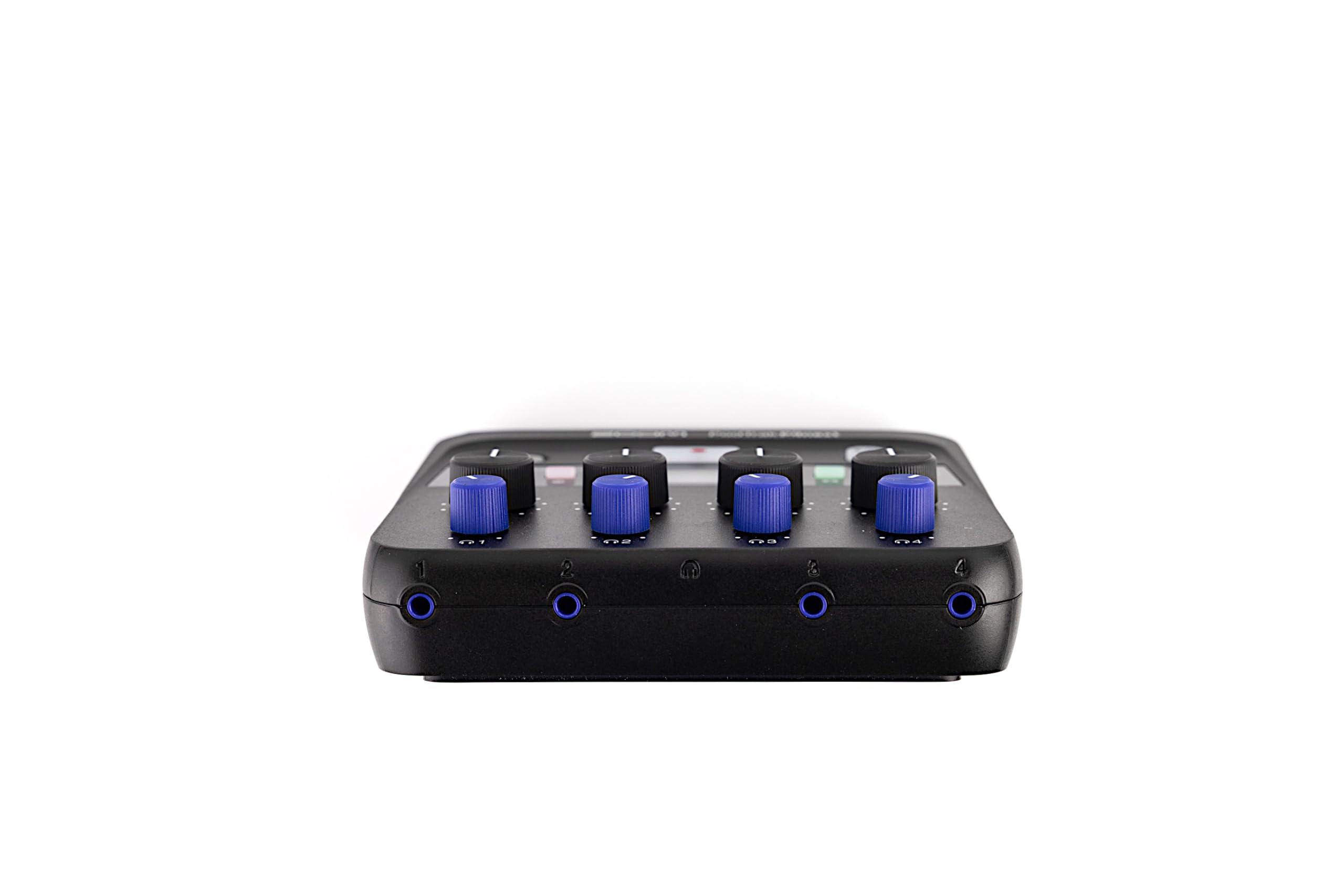 Zoom - P4next enregistreur de podcast, 4 entrées microphone XLR, 4 sorties casque, réduction du bruit AI, effets de tonalité et de comp, entrée téléphone, pavés sonores, enregistrement sur SD