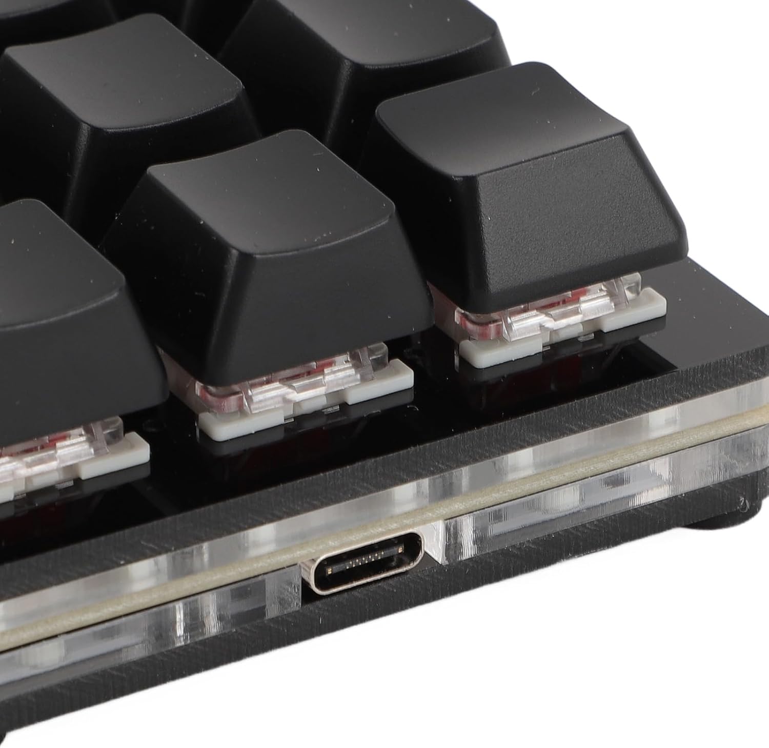 Close-up view of the Type-C USB port on the Jectse keyboard