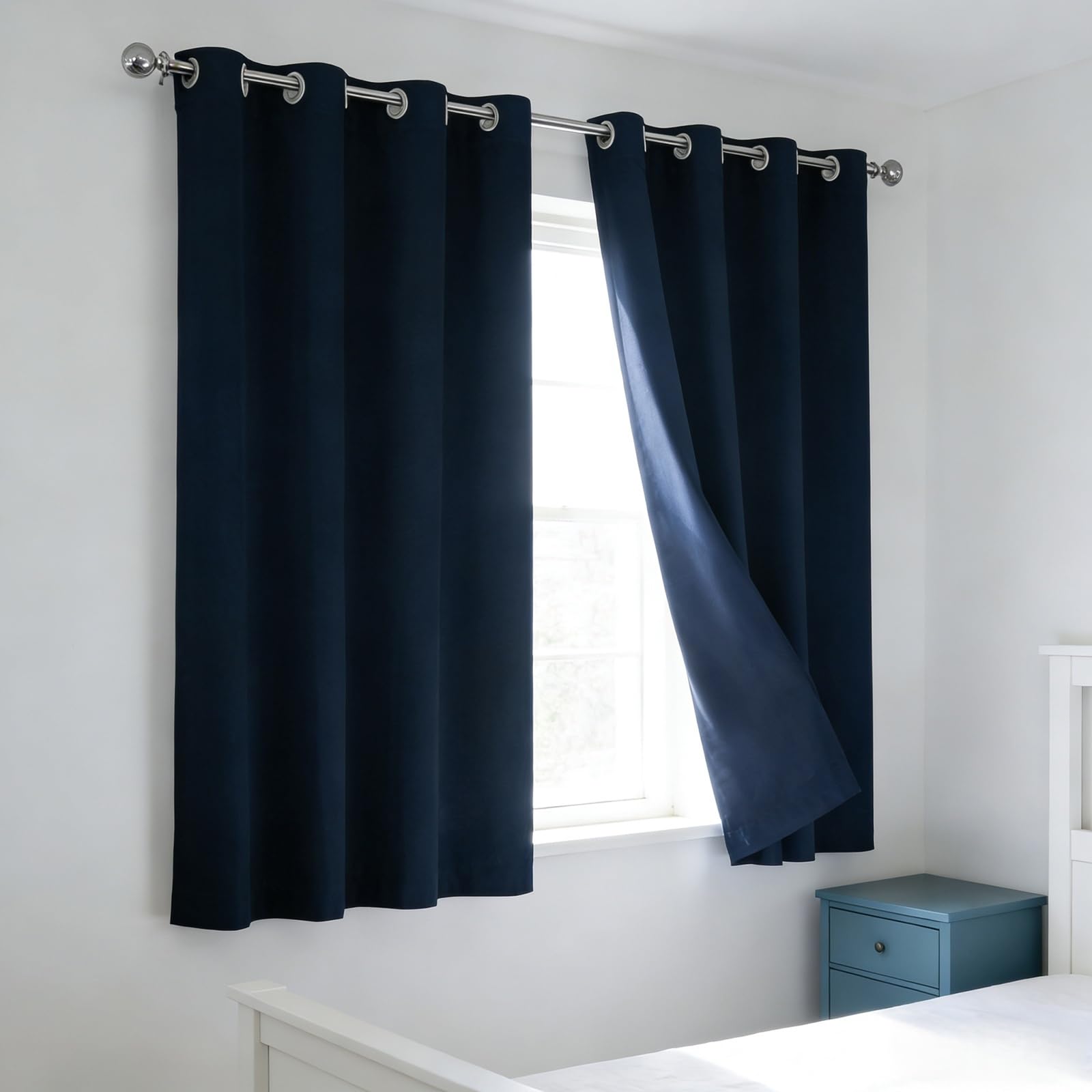 Rideaux opaque anti froid bleu marine pour stopper la chaleur et isoler le salon