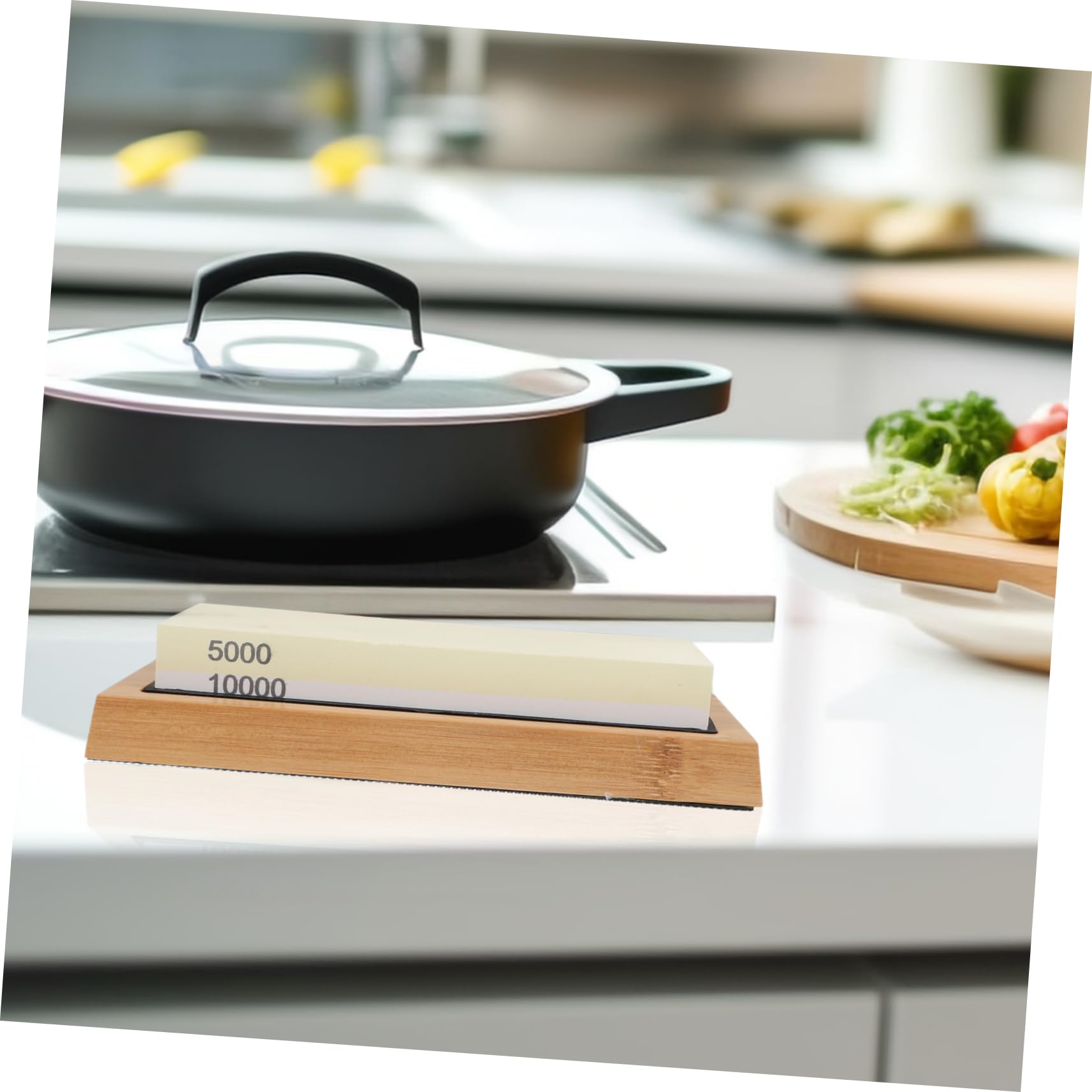 Set Affilacoltelli Base in Bambù Antiscivolo con Pietra Abrasiva Doppia Faccia in Corindone Bianco Resistente e Stabile per Affilatura Utensili Domestici