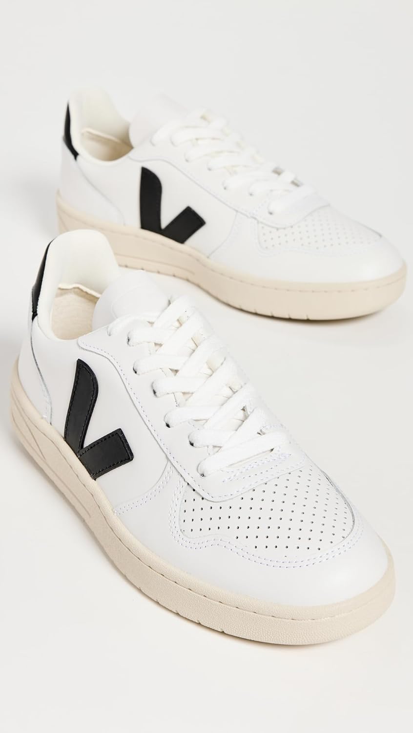 Veja Women's V-10 Sneaker - Image 4