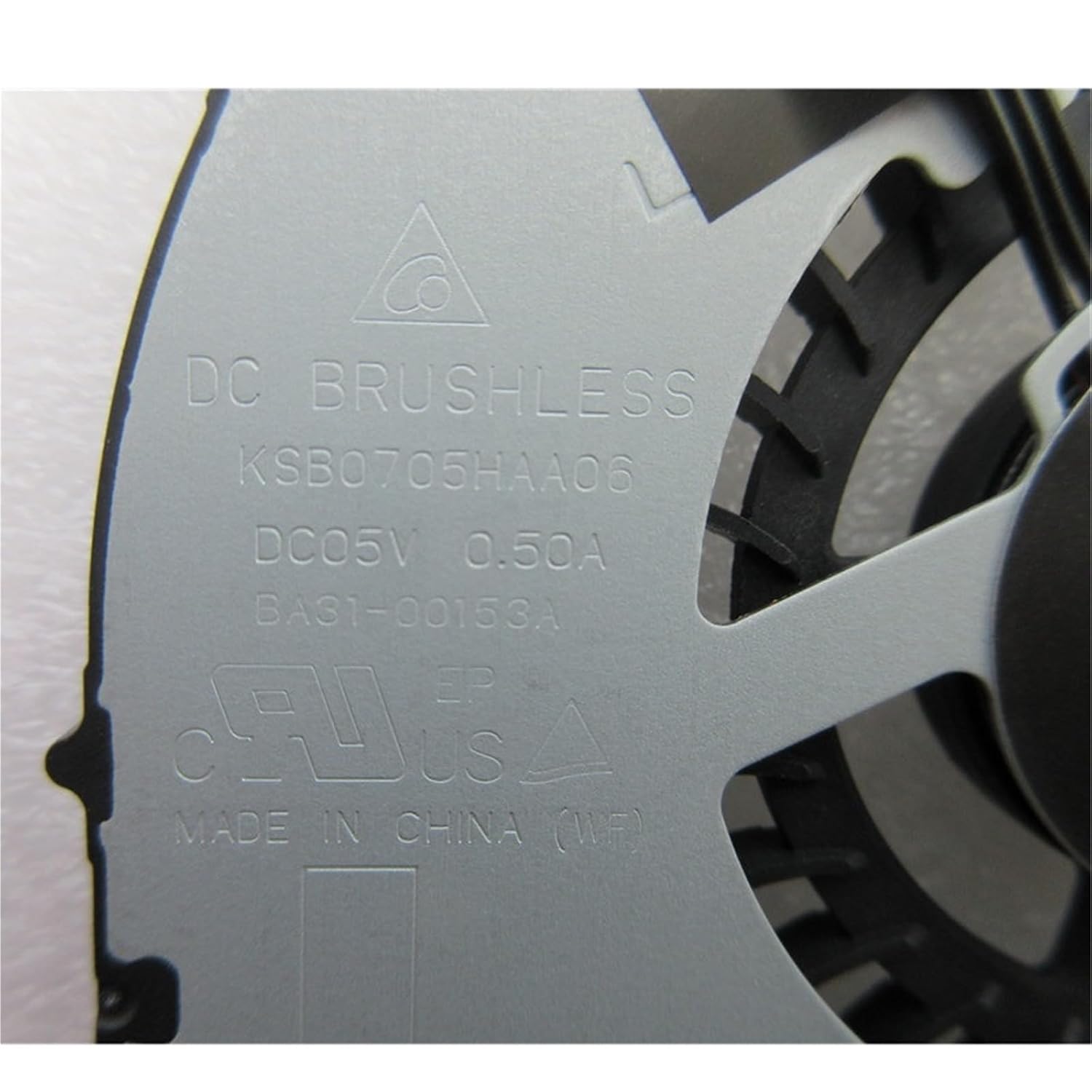 Laptop CPU Cooling Fan Cooler Notebook for NP300E5M NT300E5M NT300E5Q/K NT500R5H NP500R5H BA31-00153A KSB0705HAA06