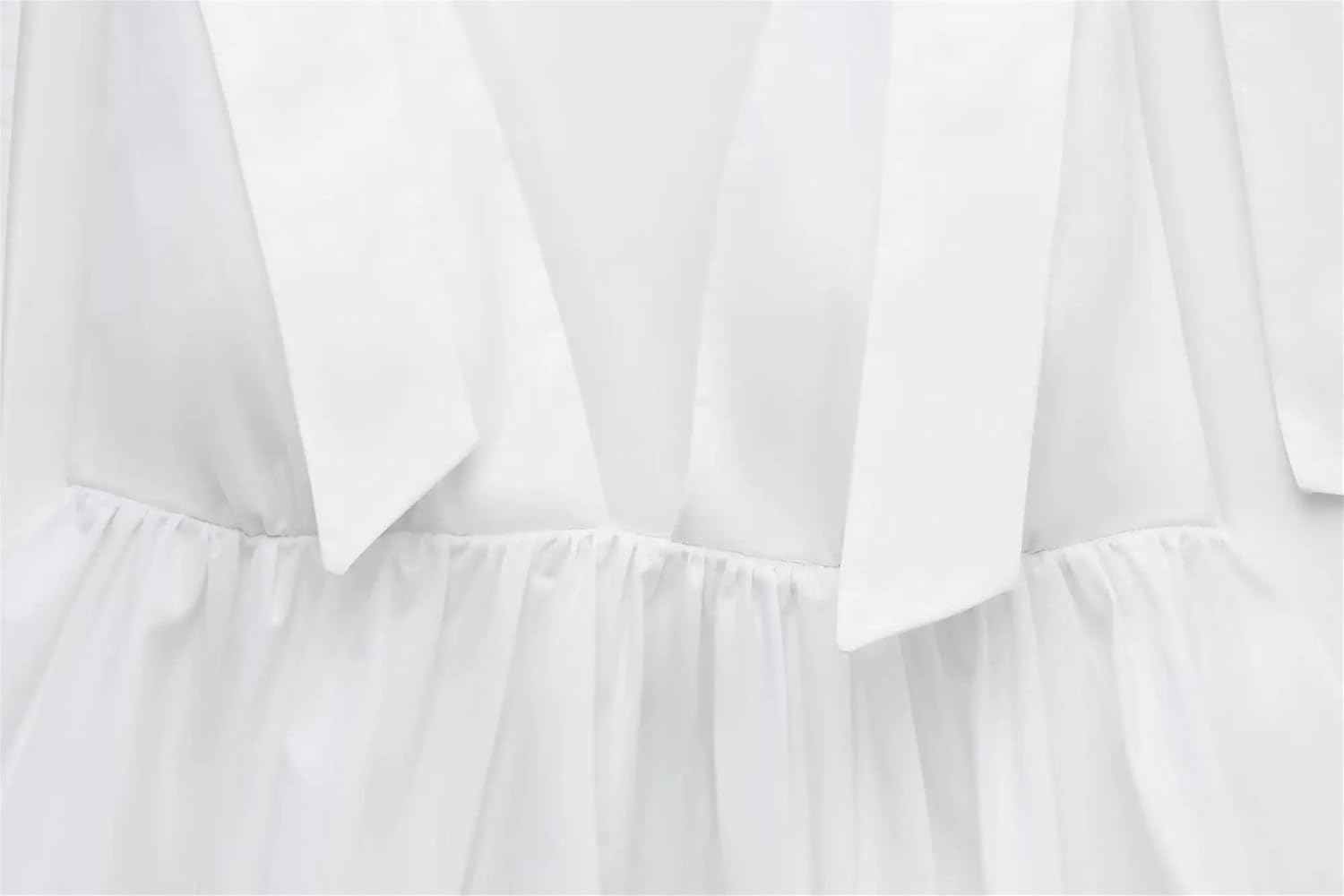 リボンベルト付きVネックベスト[k9235d] | レディースファッション通販のグレイル(GRL)【公式】 レディース リボン装飾 深めのVネックベスト、バックレス スリムトップ