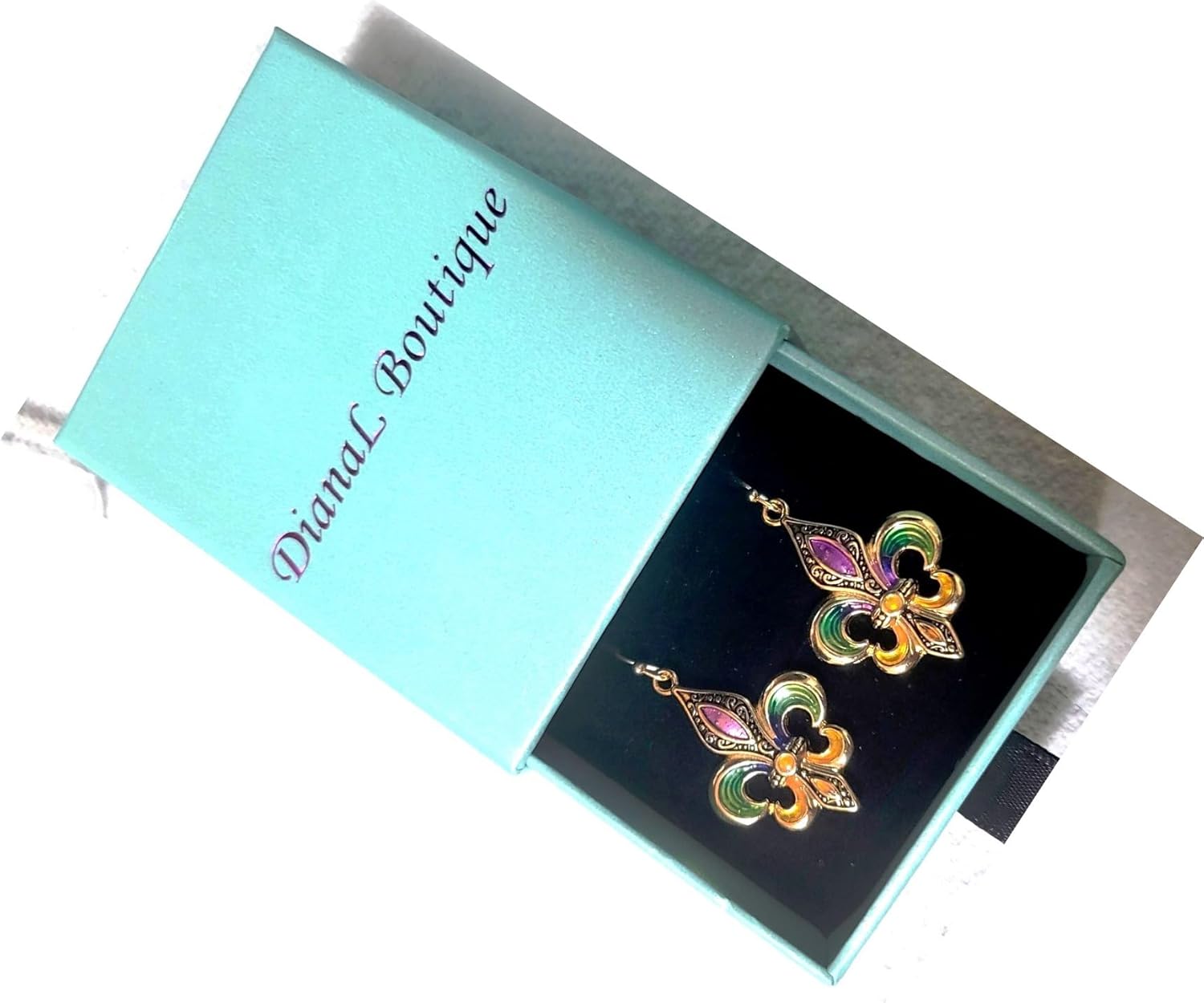 DianaL Boutique Beautiful Gold Tone Fleur de Lis Earrings Mardi Gras Gift Boxed - Image 7