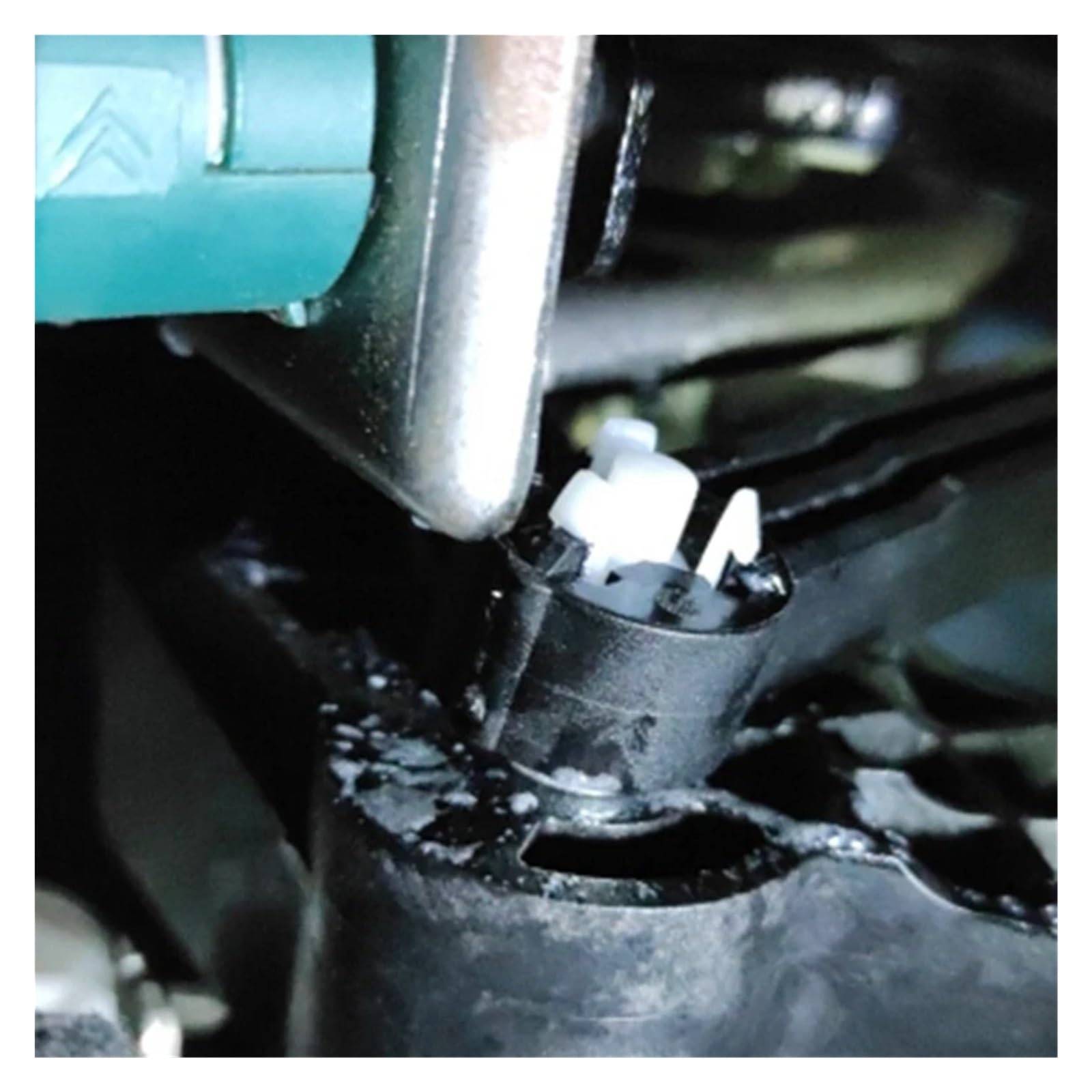 Zestaw sprzęgła samochodowego 100X Klamra pompy sprzęgła samochodowego głównego cylindra pasuje do Citroen Elysee C-Elysee C2 C3 C4 C5 Peugeot